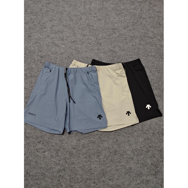 <p>DESCENTE 高端速乾短褲</p>