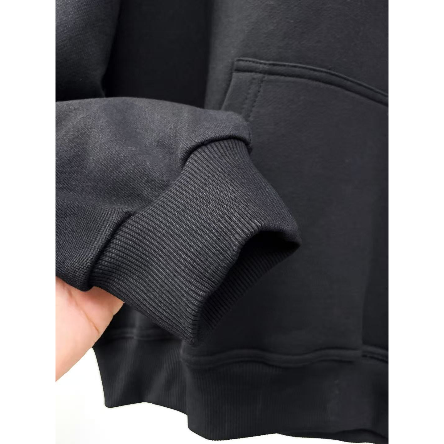 <p>BURBERRY 连帽卫衣(黑)</p>