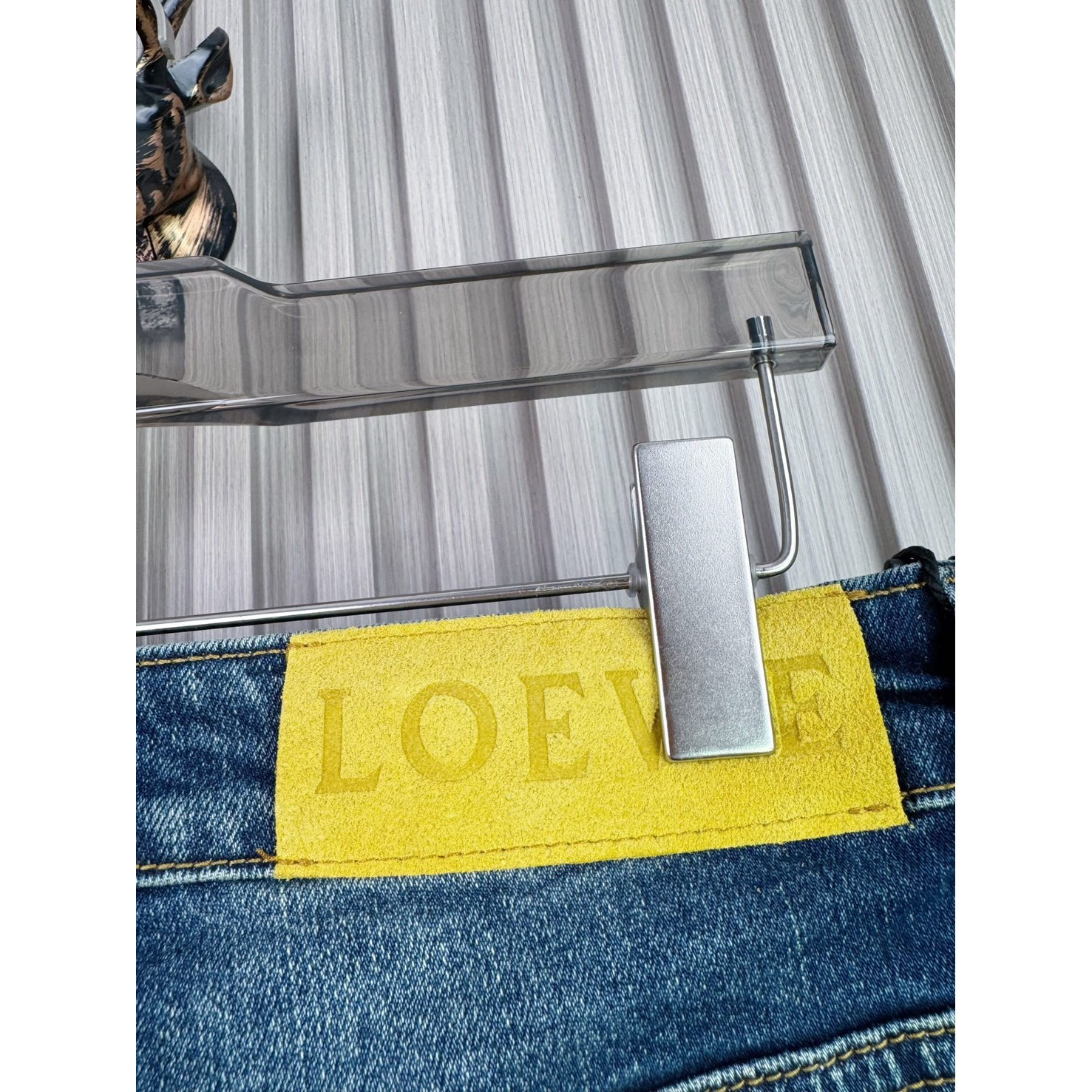 <p>LOEWE 時尚牛仔褲</p>