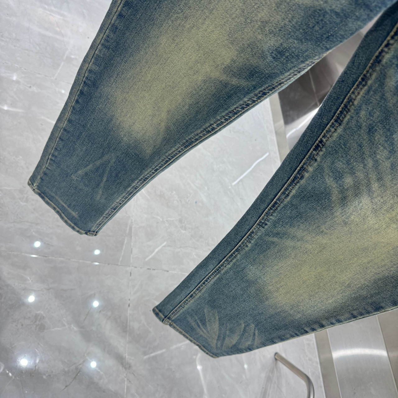 <p>Balenciaga 直筒牛仔裤(蓝色)</p>
