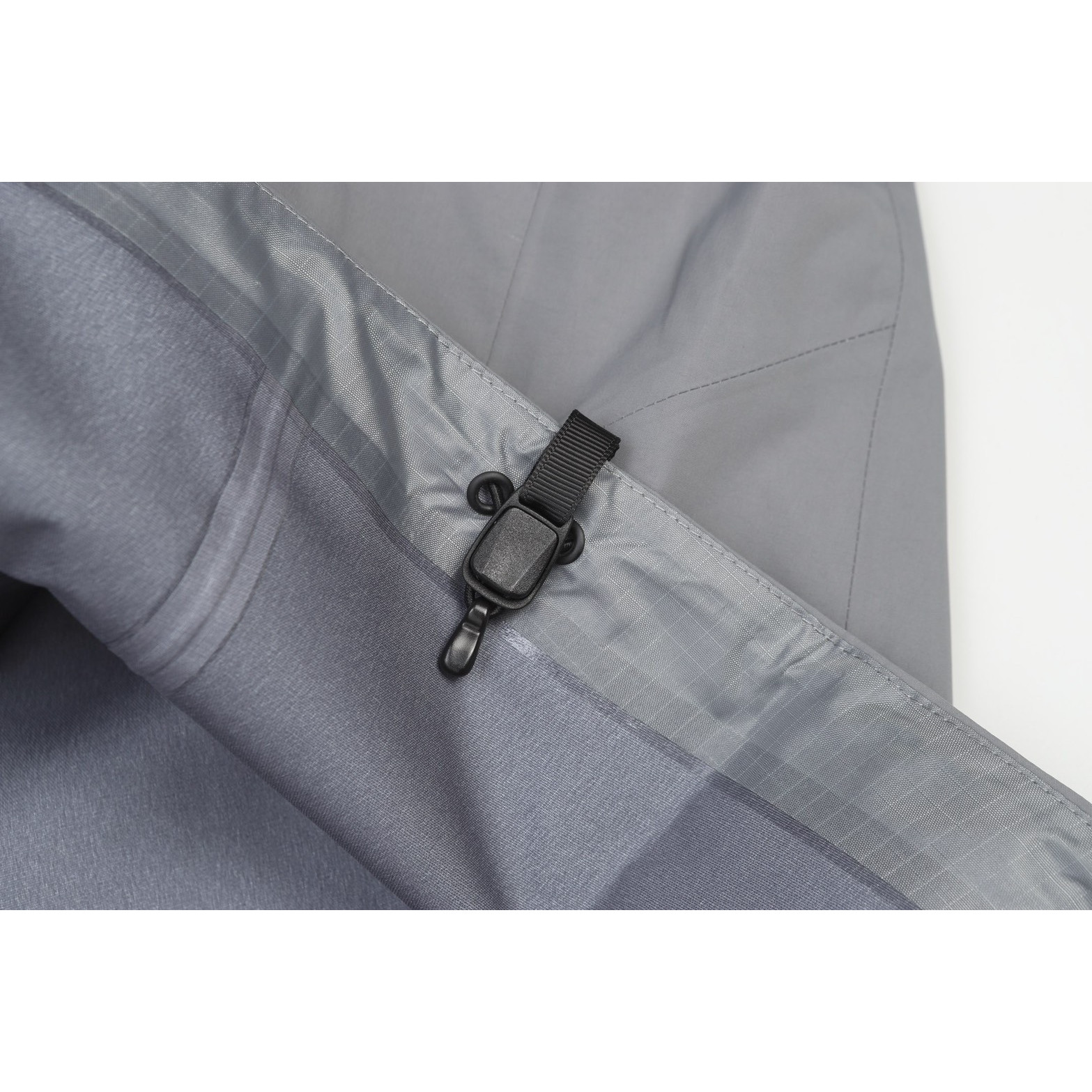 <p>Arc'teryx Bate SL 轻质透气连帽冲锋衣(灰)</p>