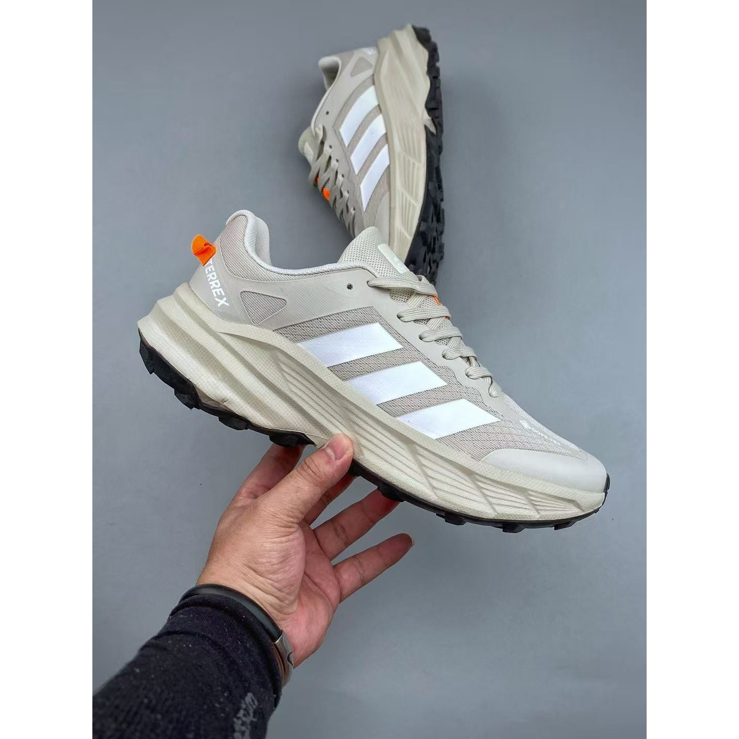 <p>Adidas TERREX FREEHIKR SL GTX 徒步鞋&nbsp;</p>