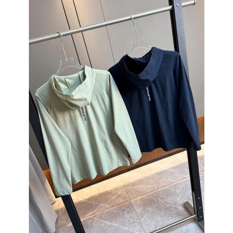 <p>DESCENTE 4D運動版型防曬外套</p>