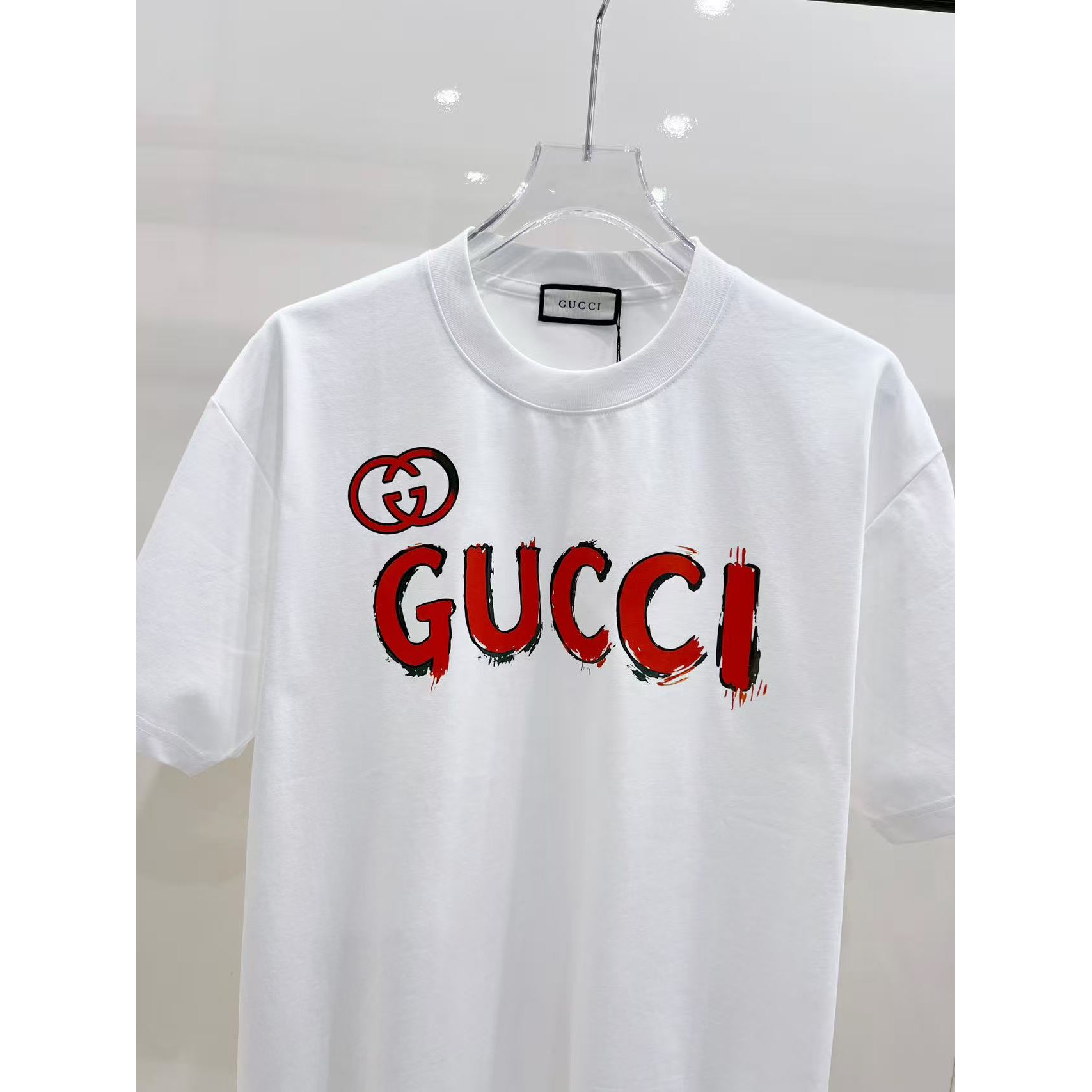 <p>GUCCI 短袖圆领T恤(白)</p>

<p>&nbsp;</p>