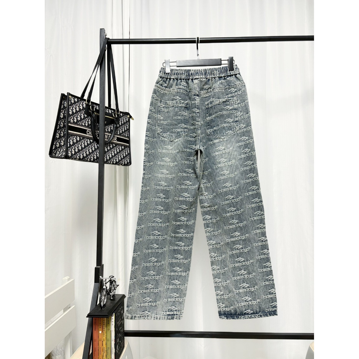 <p>Balenciaga 牛仔长裤</p>