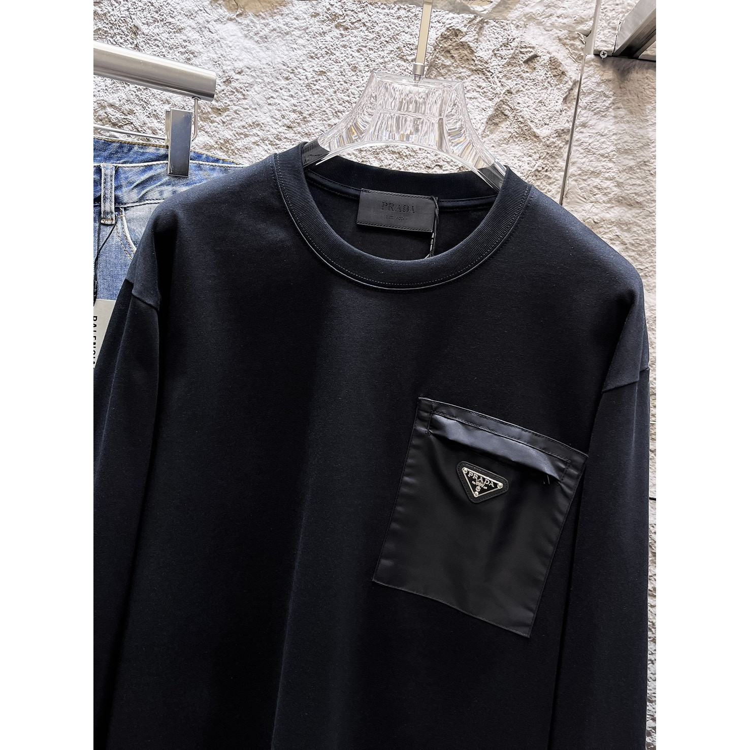 <p>PRADA 长袖T恤(黑)</p>