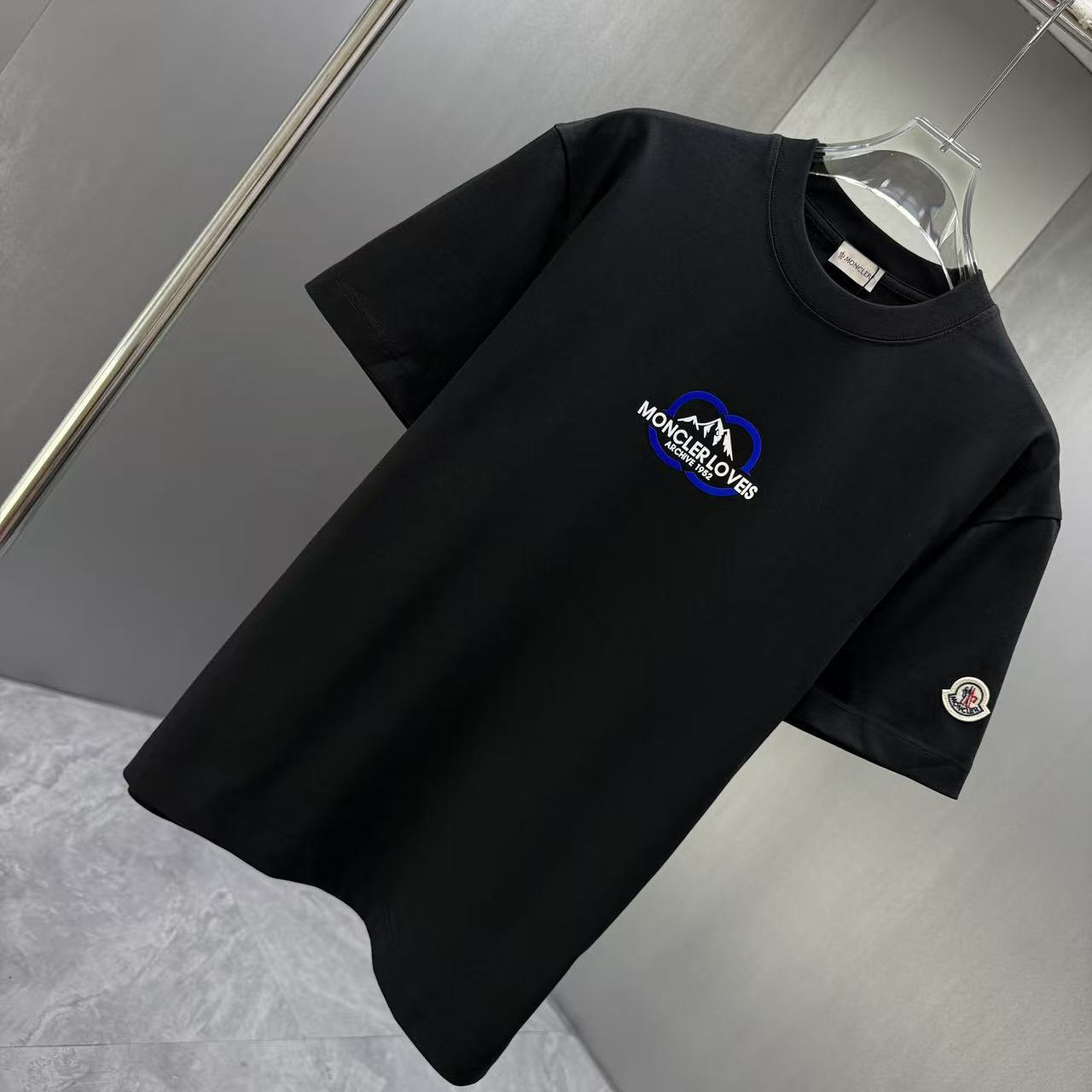 <p>Moncler 短袖T恤(黑)</p>