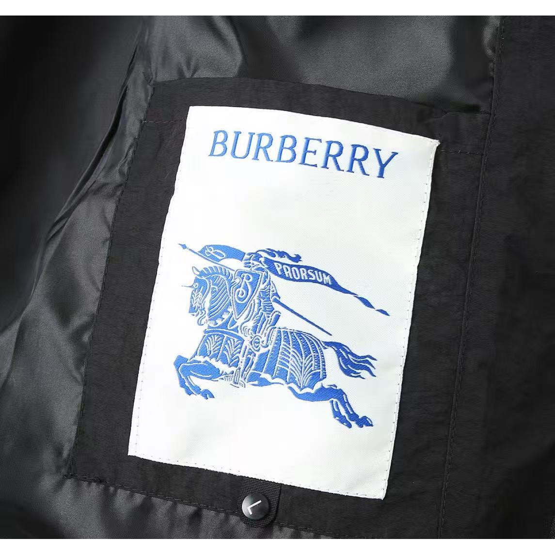 <p>BURBERRY 男士夹克外套(黑)<br />
&nbsp;</p>