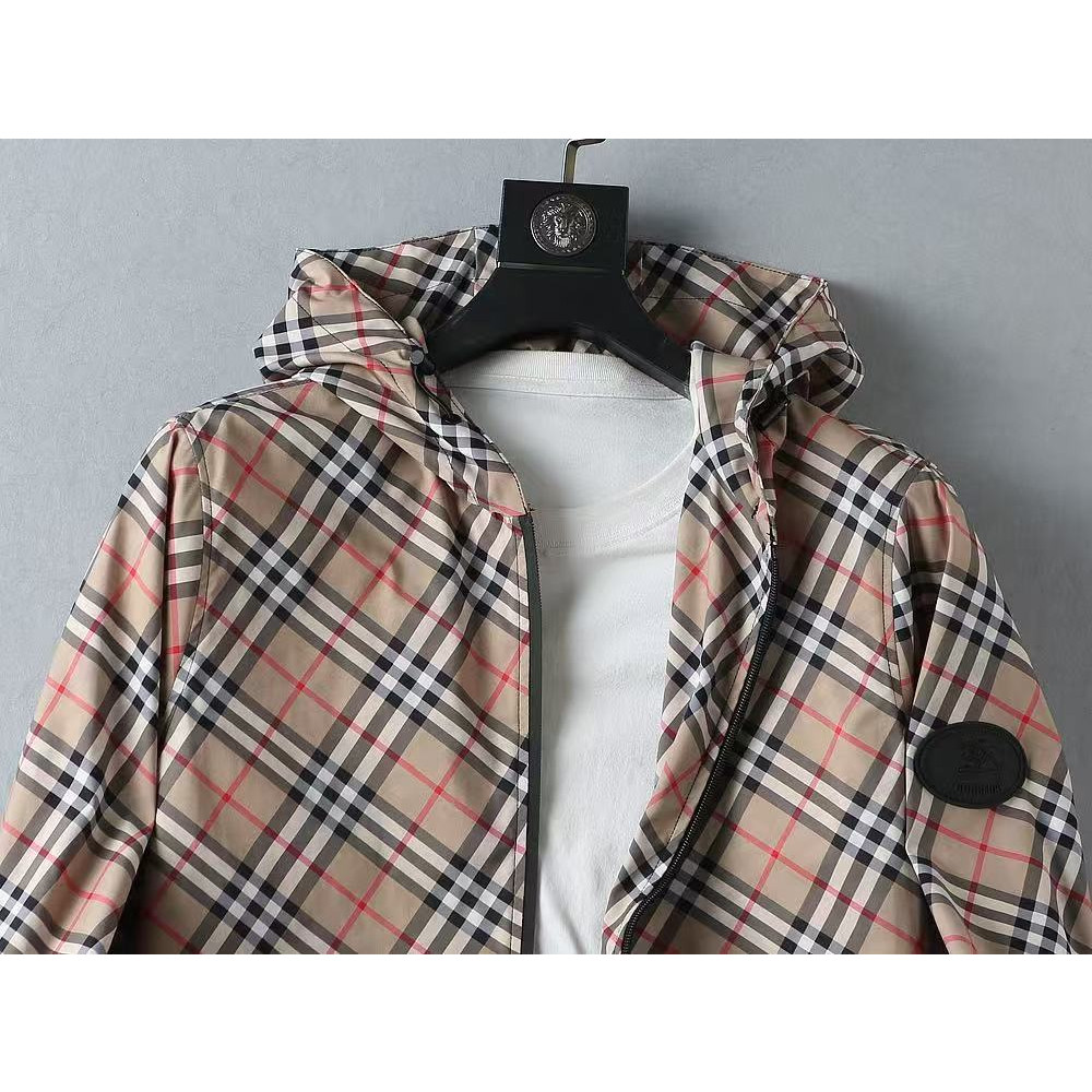 <p>BURBERRY 男士夹克外套(800892)</p>