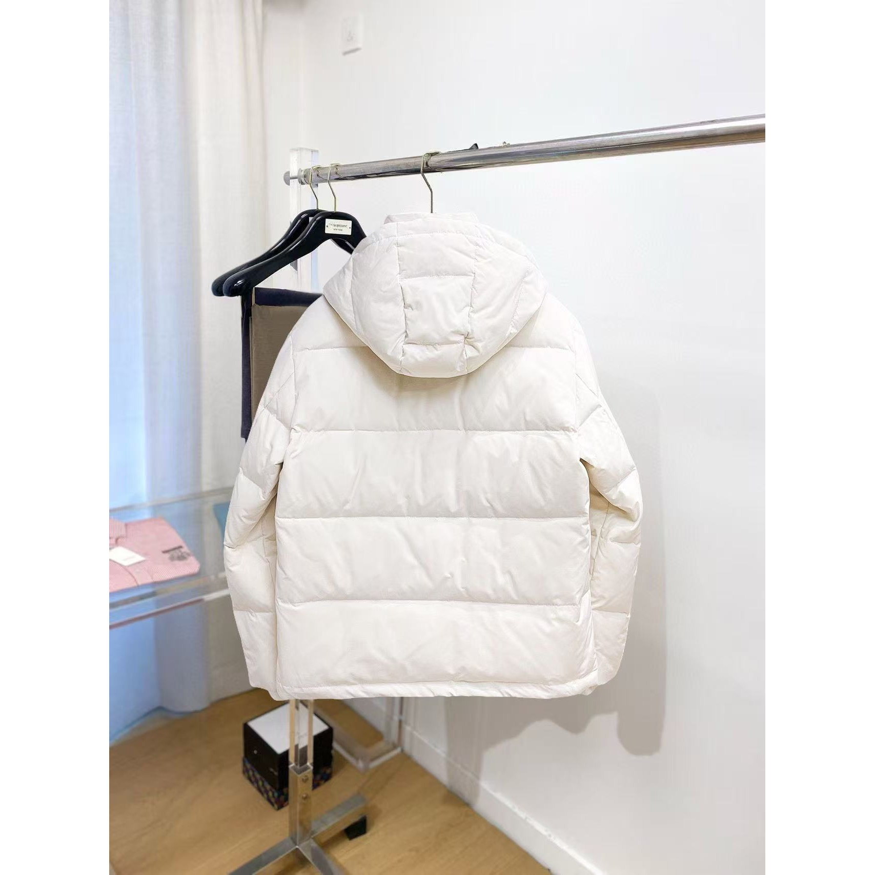 <p>MONCLER 秋冬新款羽绒服(白)</p>