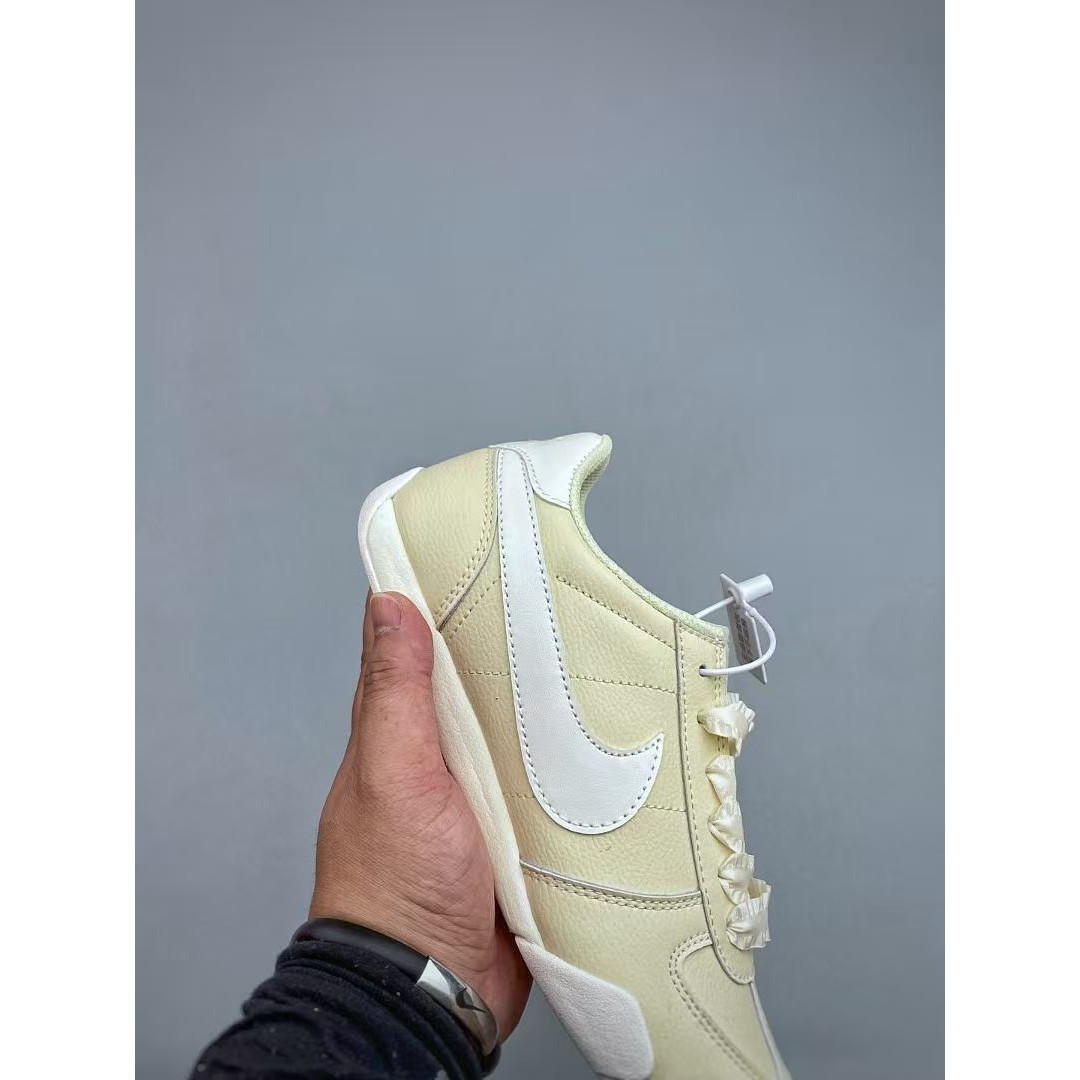 <p>Nike Sprint Sister 休闲徳训板鞋(黃)</p>