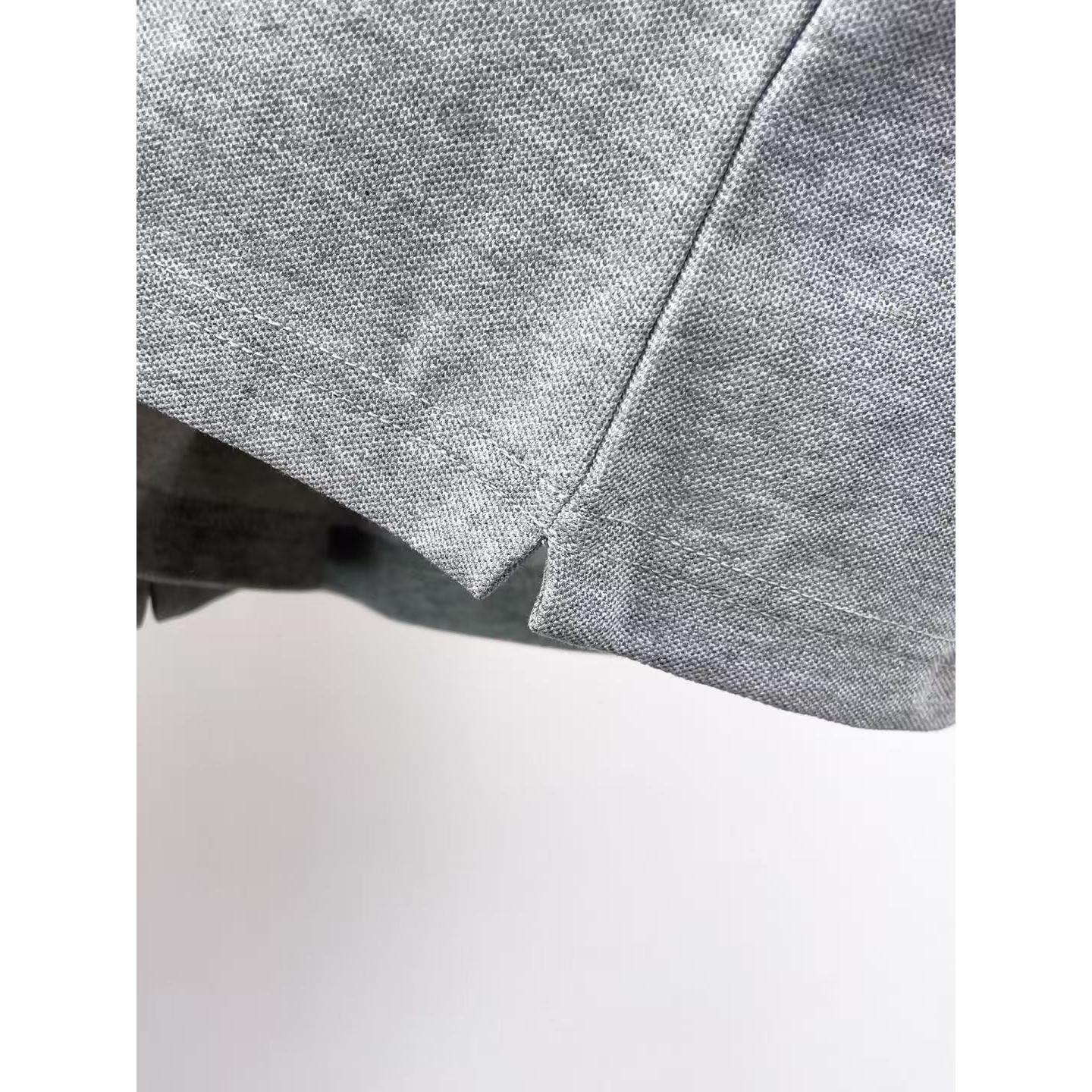 <p>MONCLER 贴片长袖Polo衫(灰)</p>