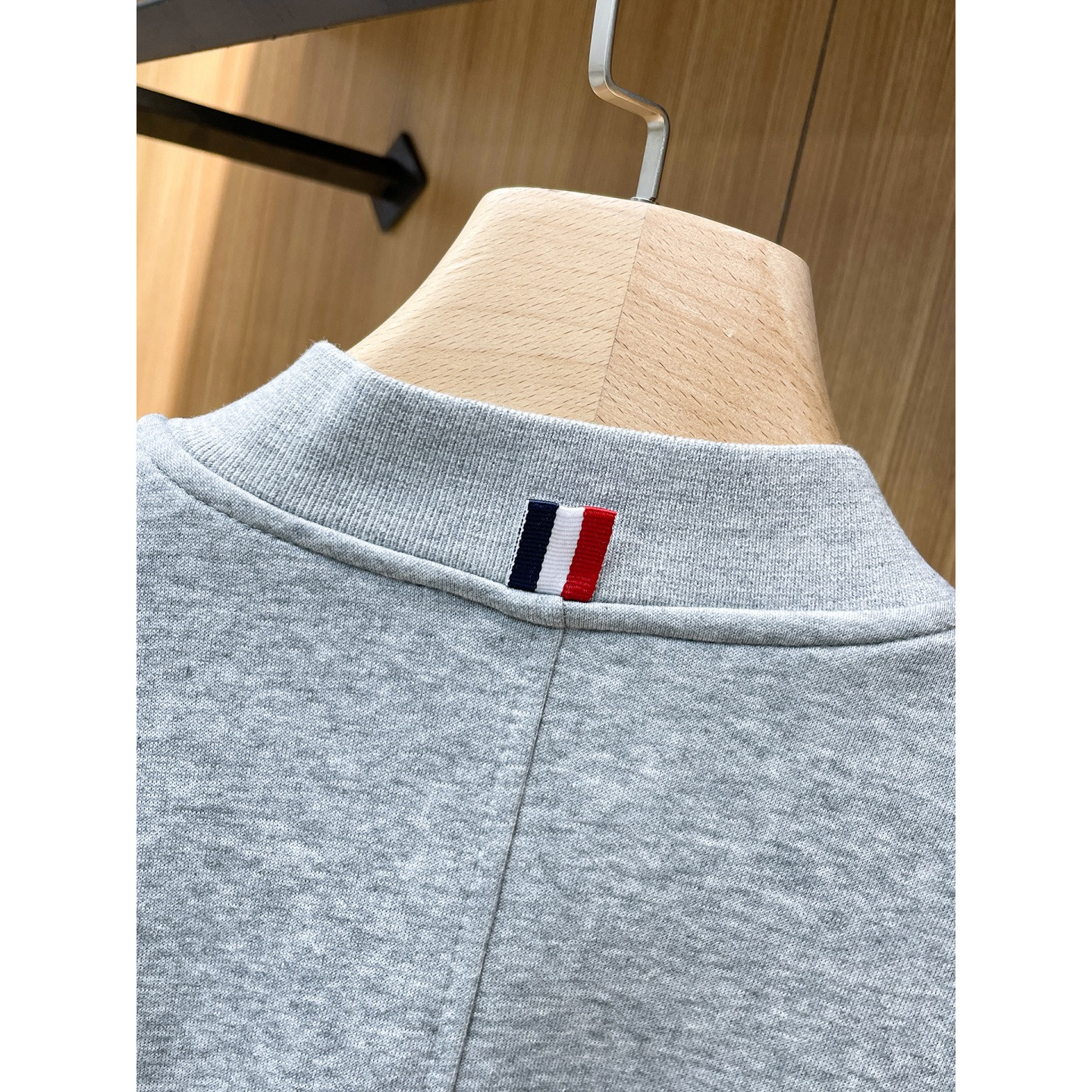 <p>Thom Browne 精品外套(灰)</p>