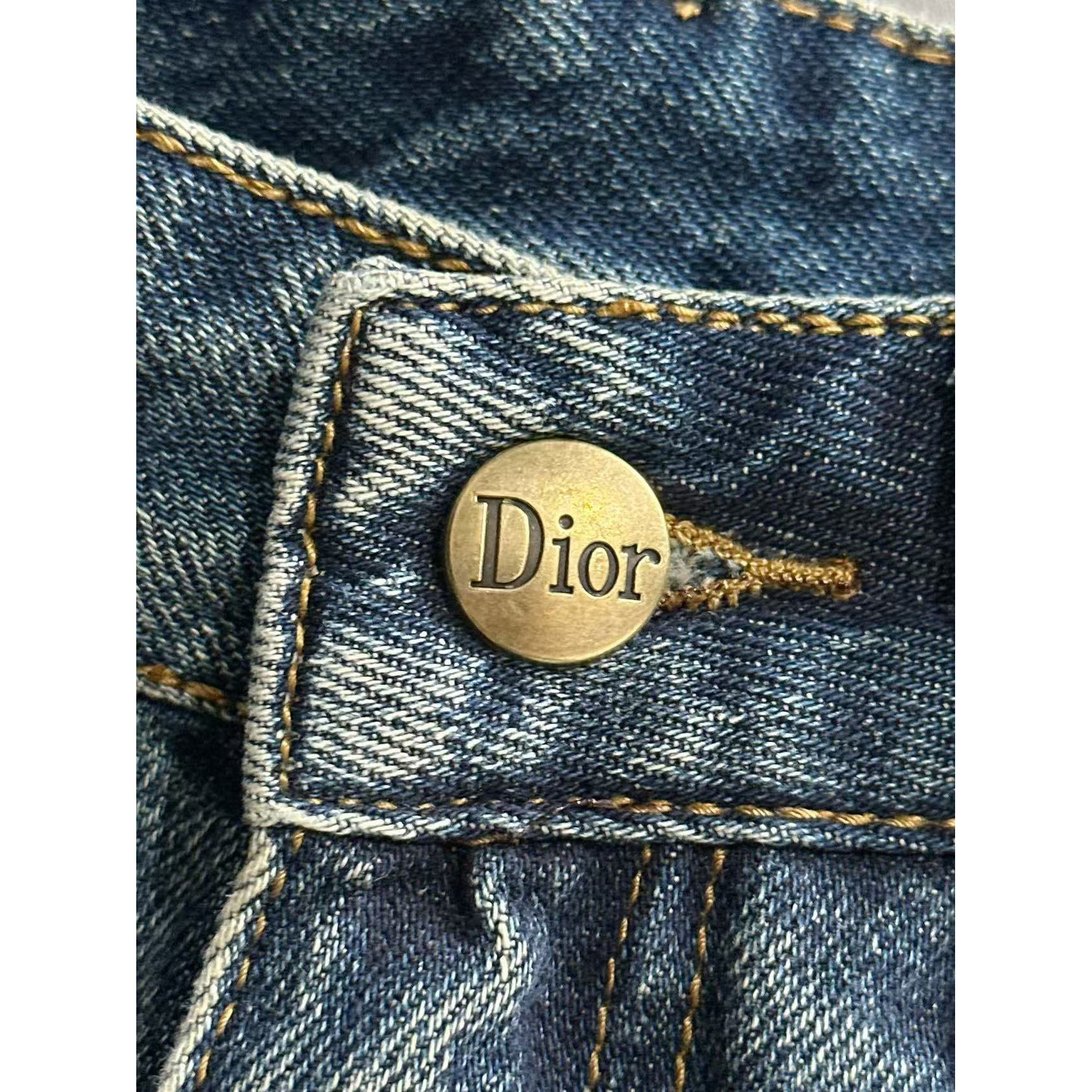 <p>DIOR&nbsp;四季款经典牛仔裤直筒长裤(藍)</p>