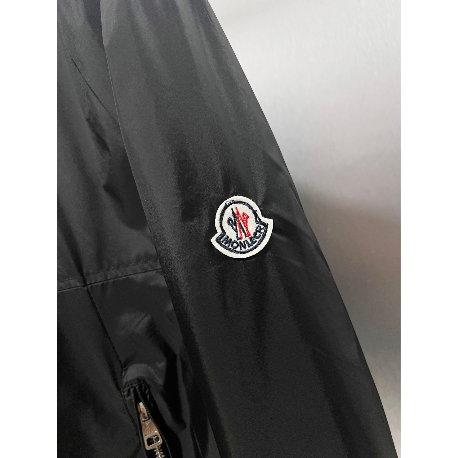 <p>MONCLER 夹克外套(黑)</p>