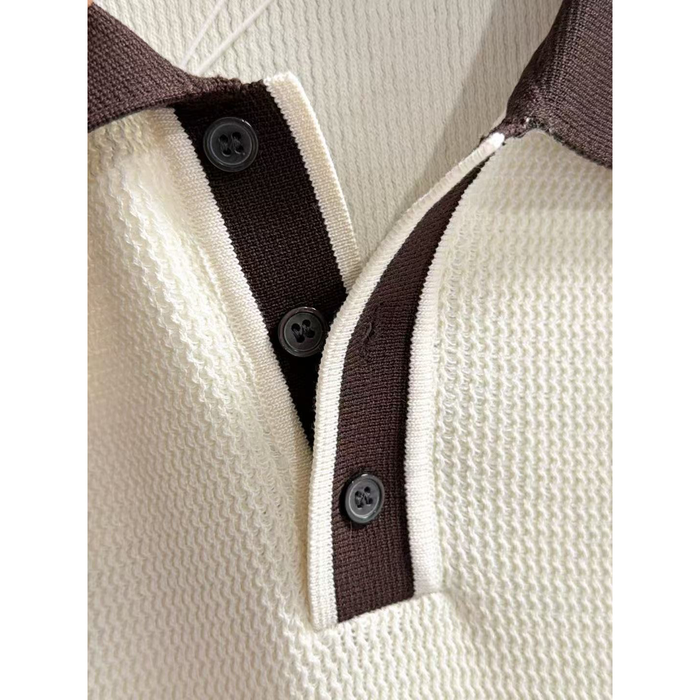 <p>Balenciaga 男款短袖T恤白色(786947)</p>