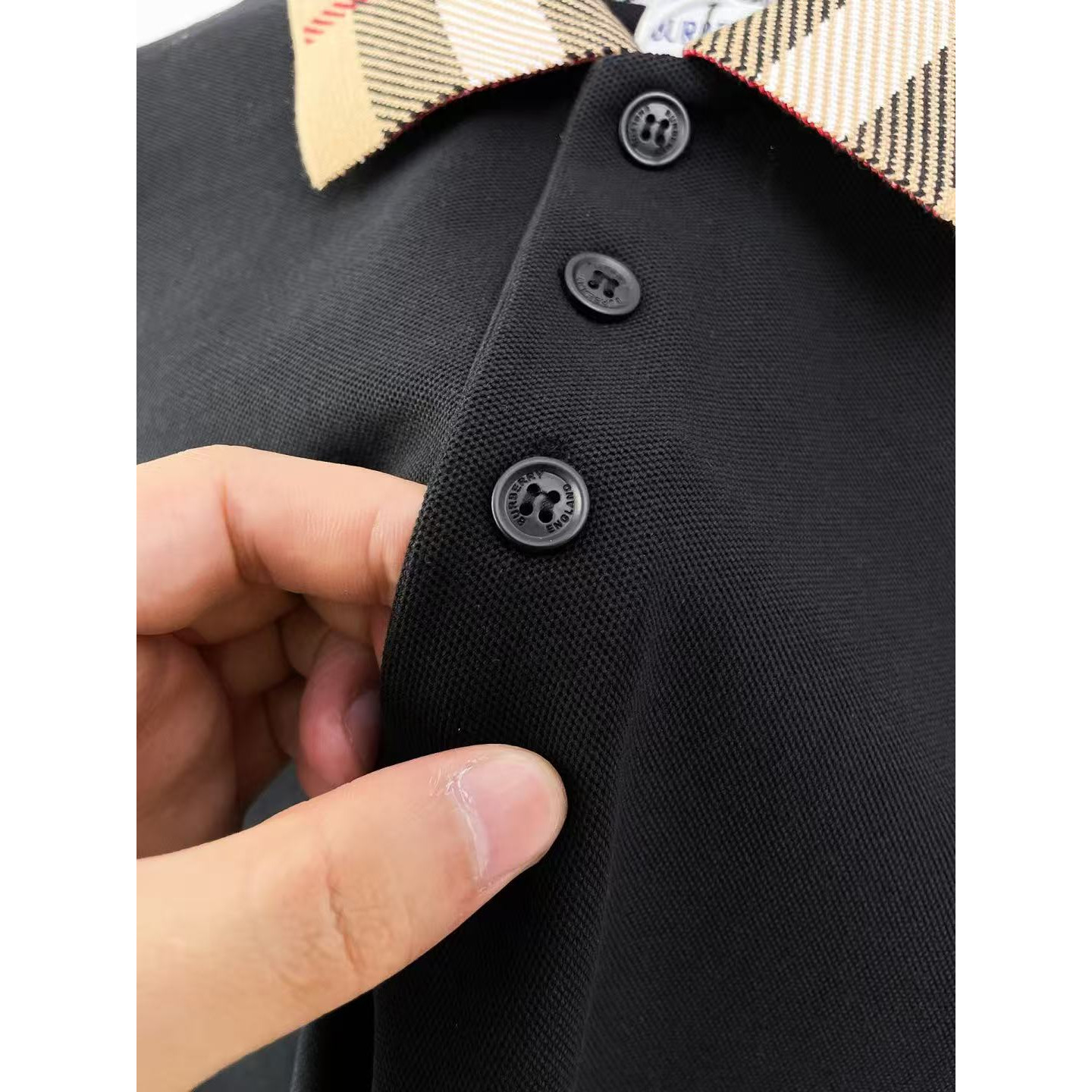 <p>BURBERRY 长袖Polo衫(黑)</p>