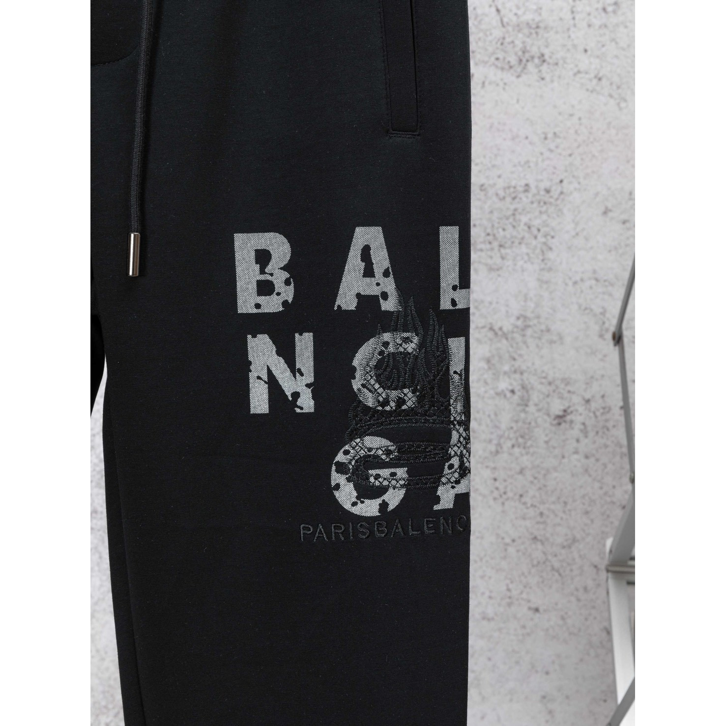 <p>Balenciaga 直筒休閒褲(黑色)</p>