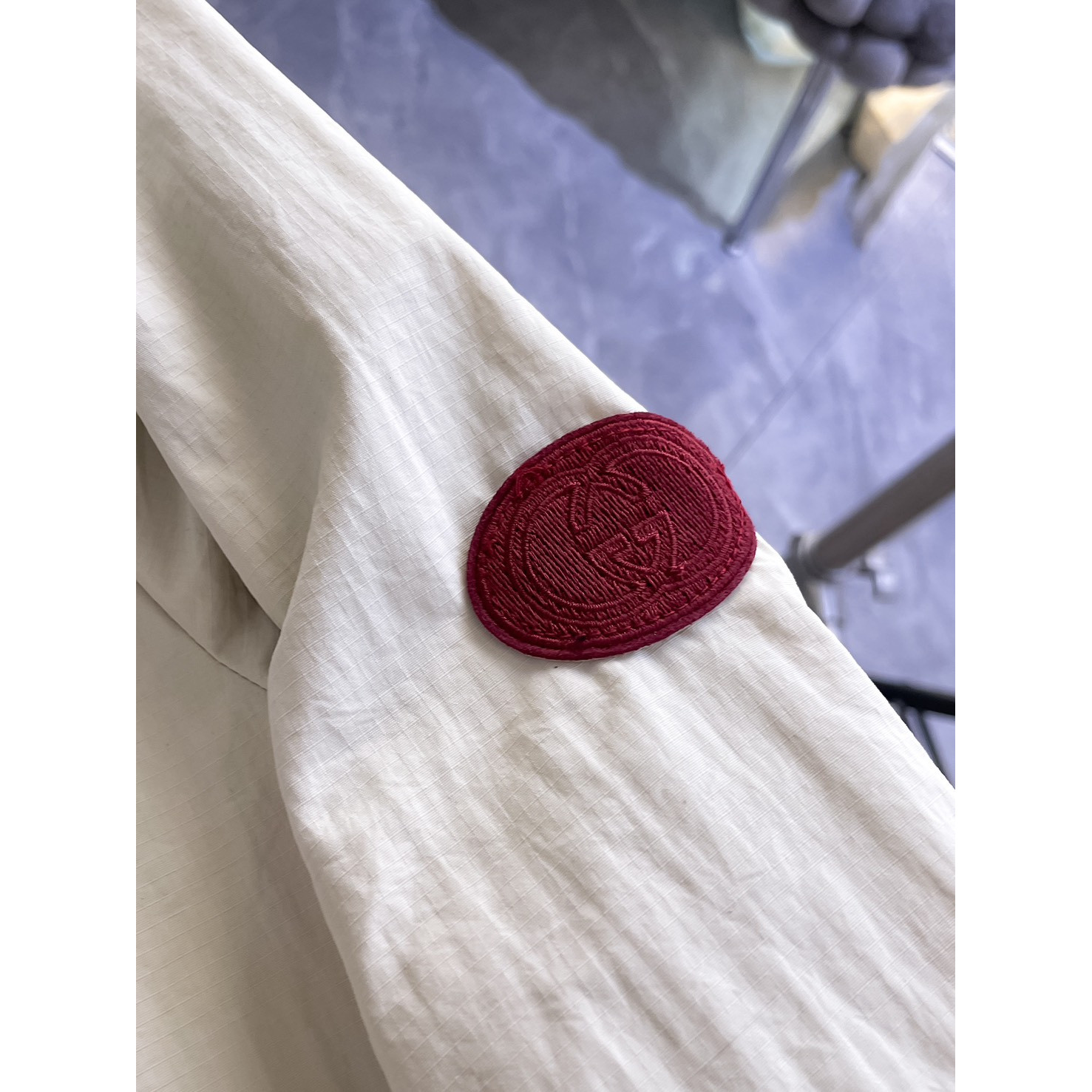 <p>GUCCI 男士夹克外套(白)</p>