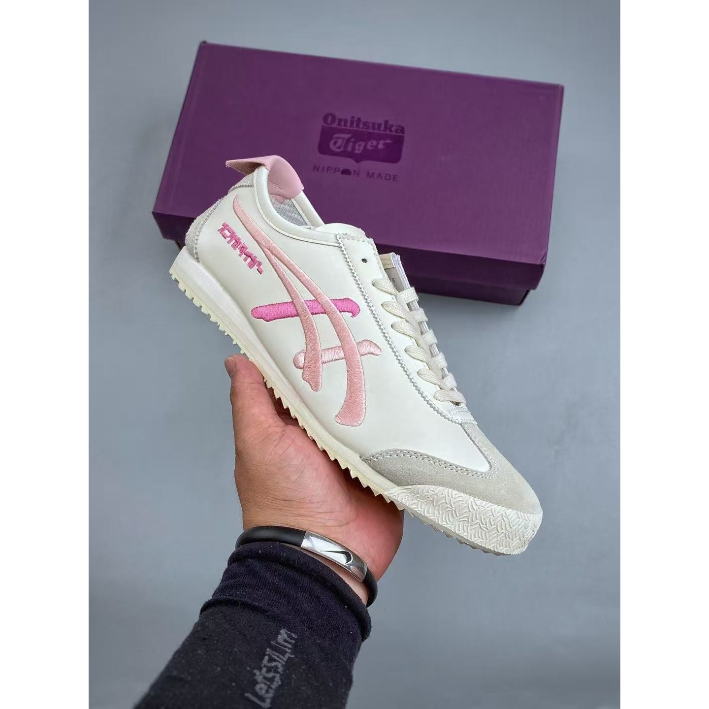 <p>ASICS 生活休闲鞋(白粉)&nbsp;</p>