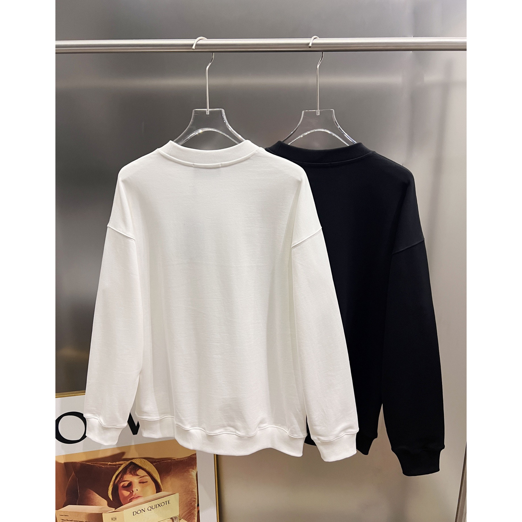 <p>Balenciaga 圆领长袖卫衣(白)</p>