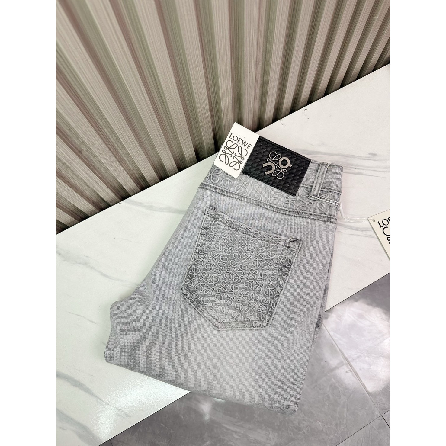 <p>LOEWE 牛仔褲</p>
