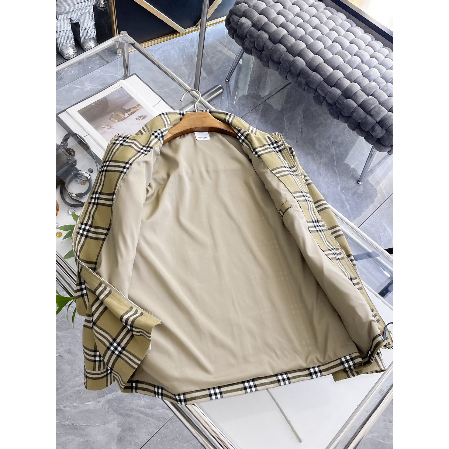 <p>BURBERRY&nbsp;男士夹克外套</p>