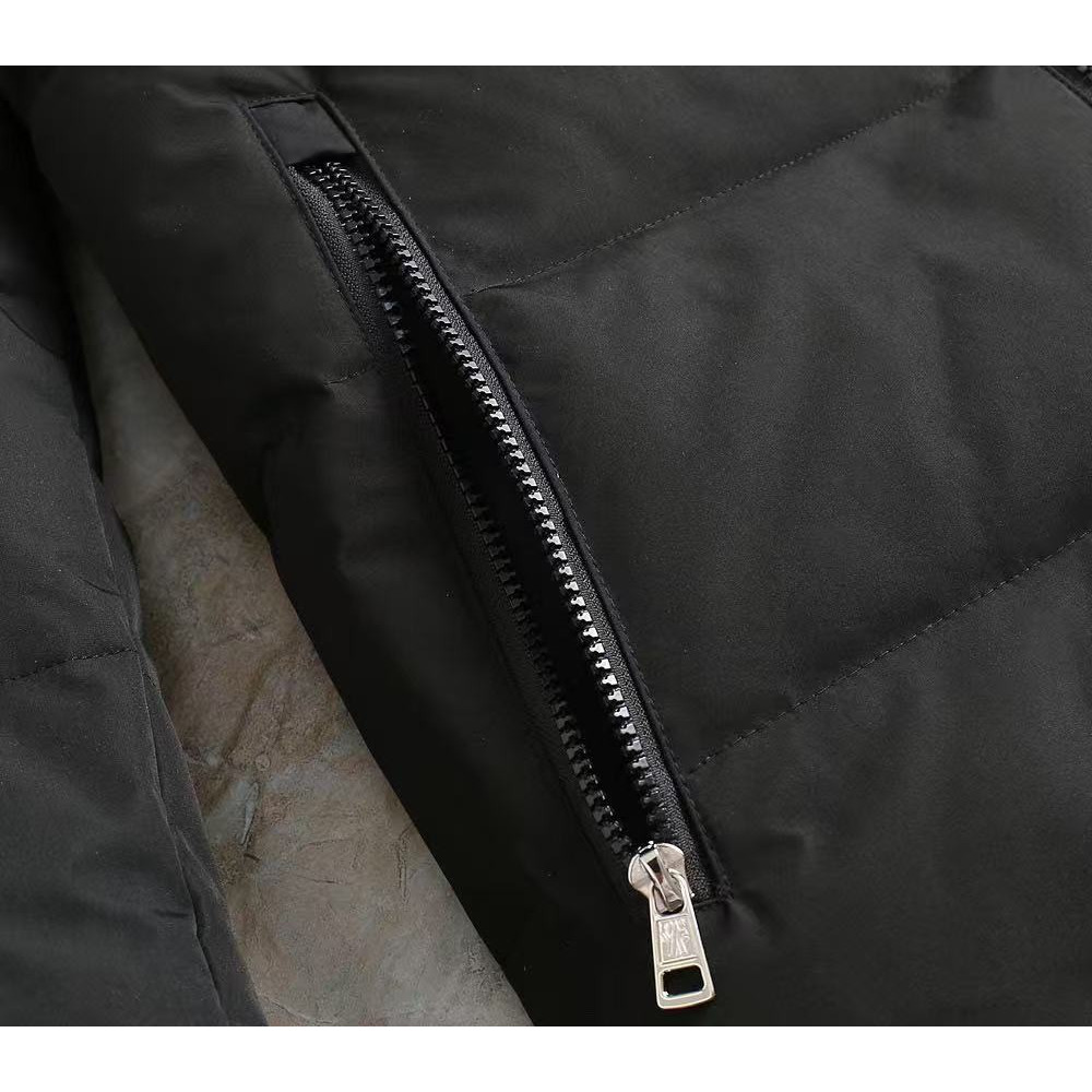 <p>MONCLER 羽绒服(黑)</p>