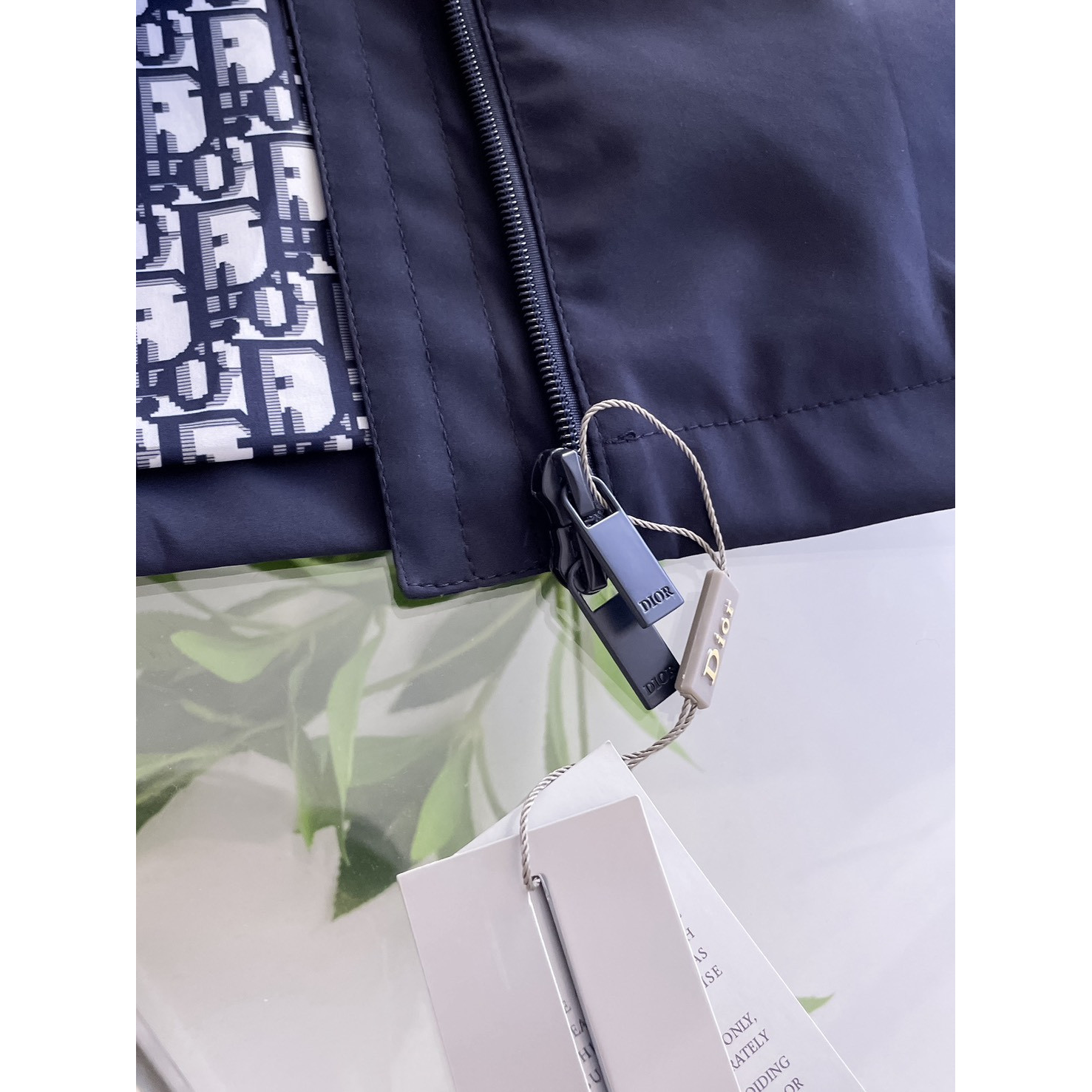 <p>DIOR 男士夹克外套(藏青)</p>