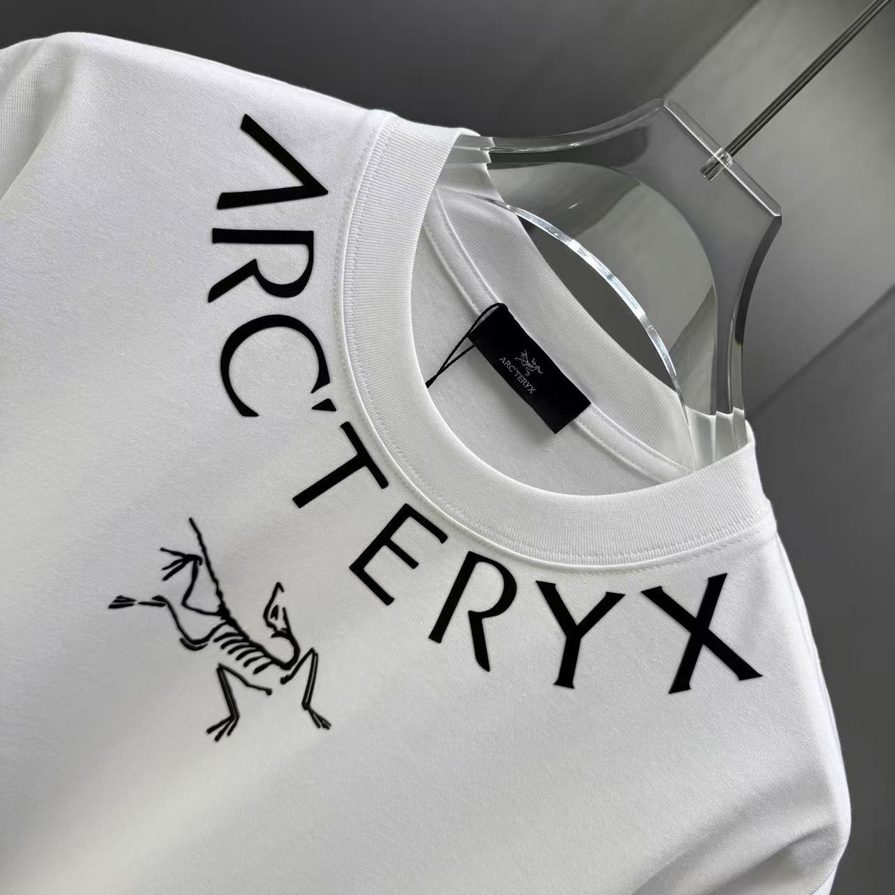 <p>Arc'teryx 短袖T恤(白)</p>
