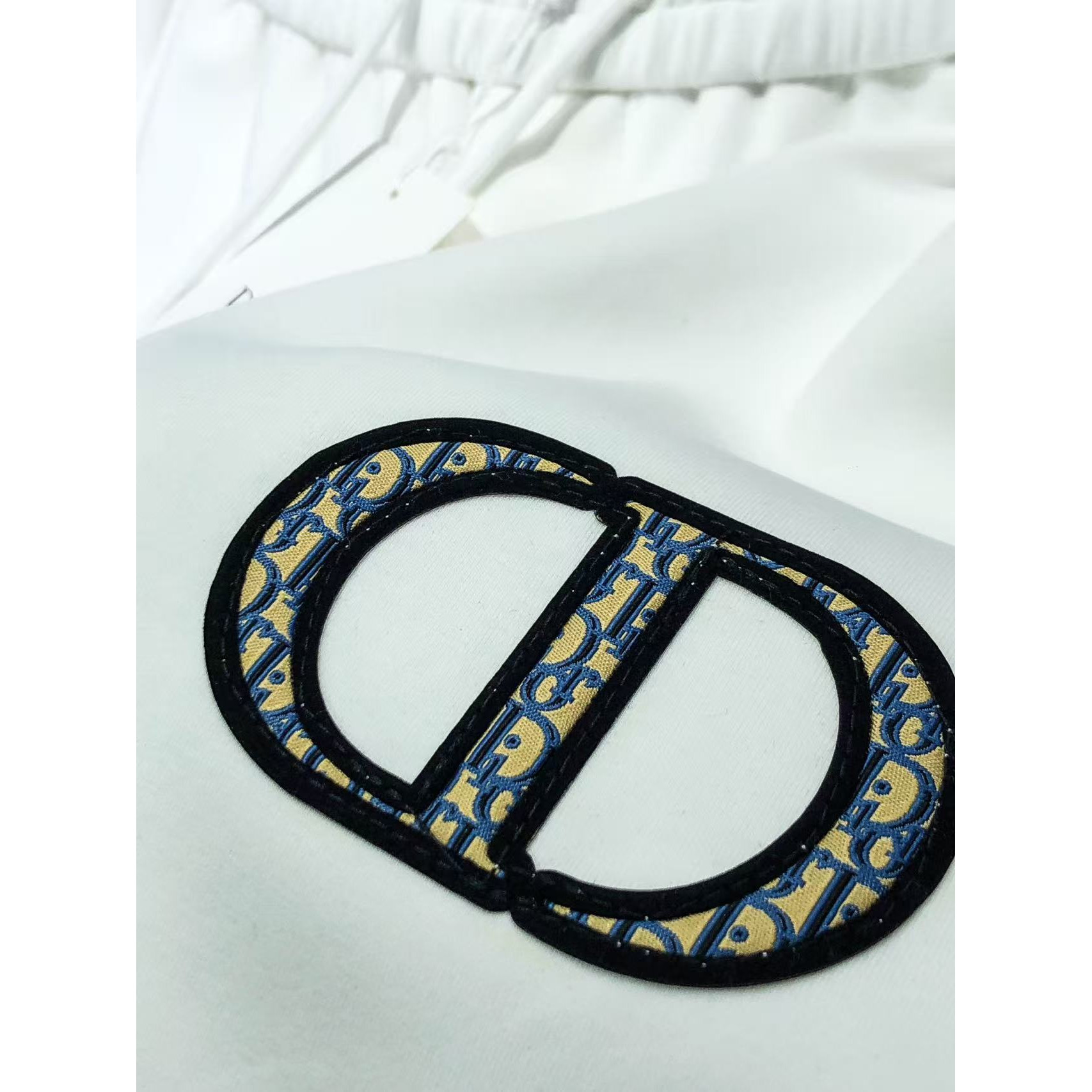 <p>DIOR&nbsp;高品质时尚休闲裤(782950)</p>