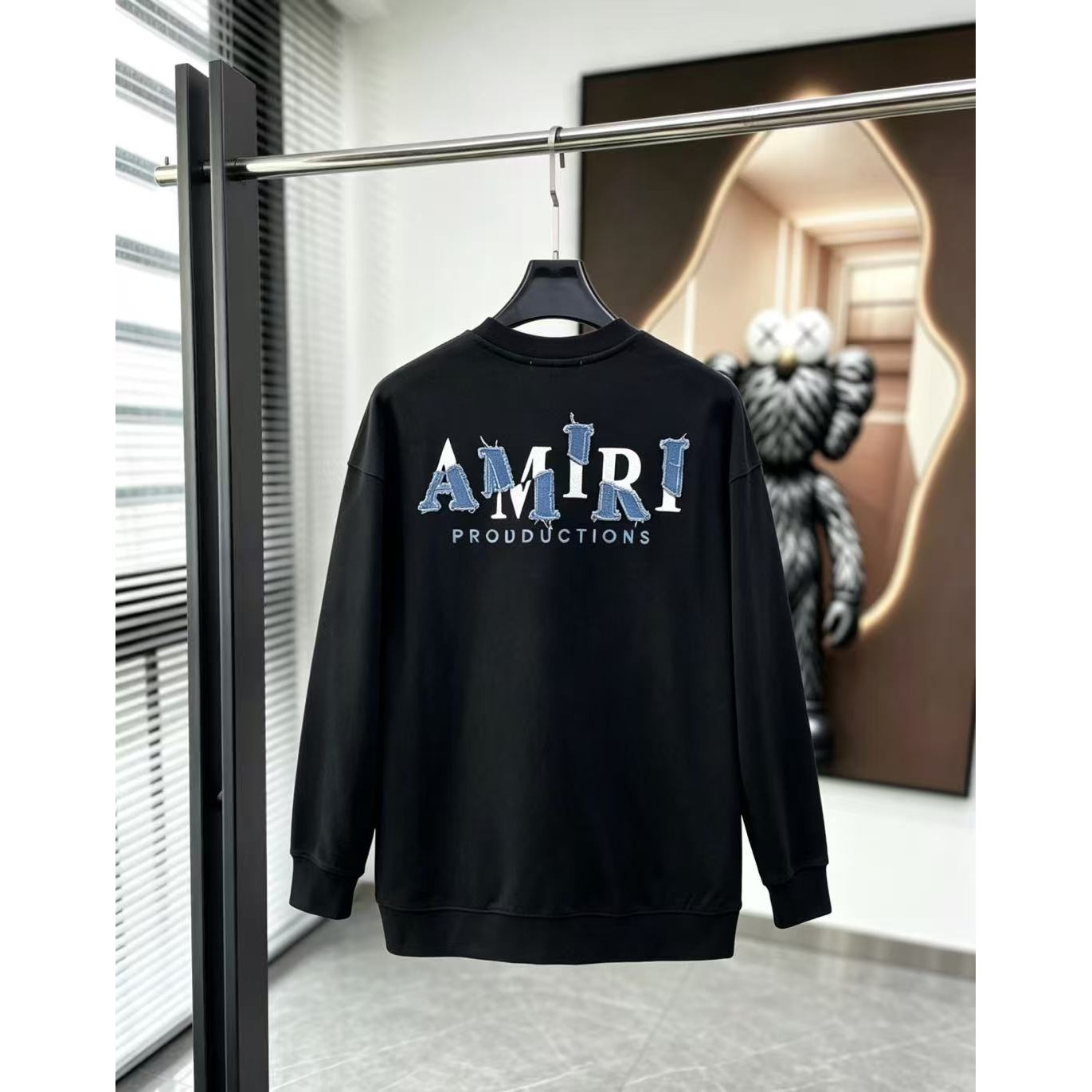 <p>AMIRI&nbsp;圓領長袖T恤(黑)</p>