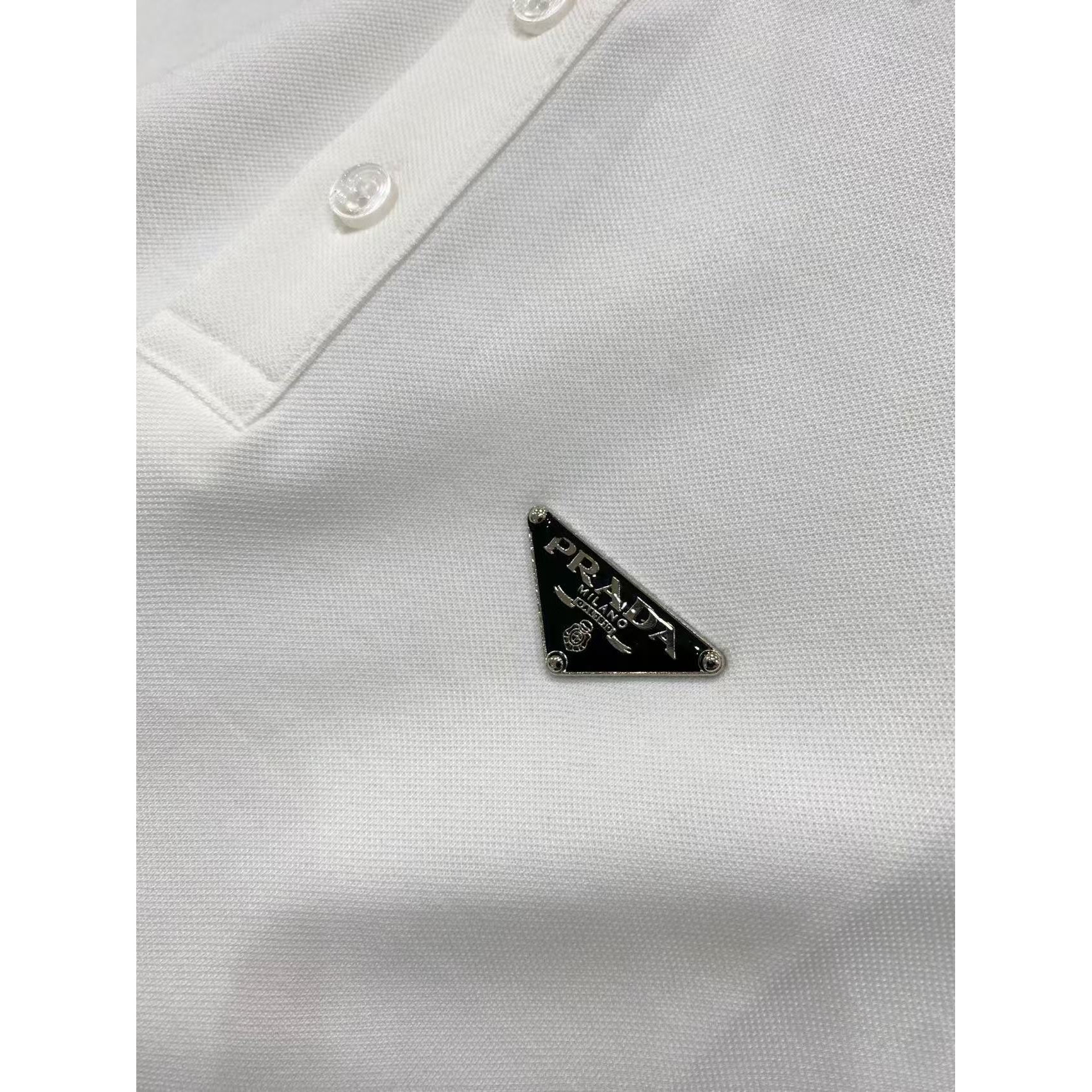 <p>Prada 秋冬长袖Polo(783010)</p>
