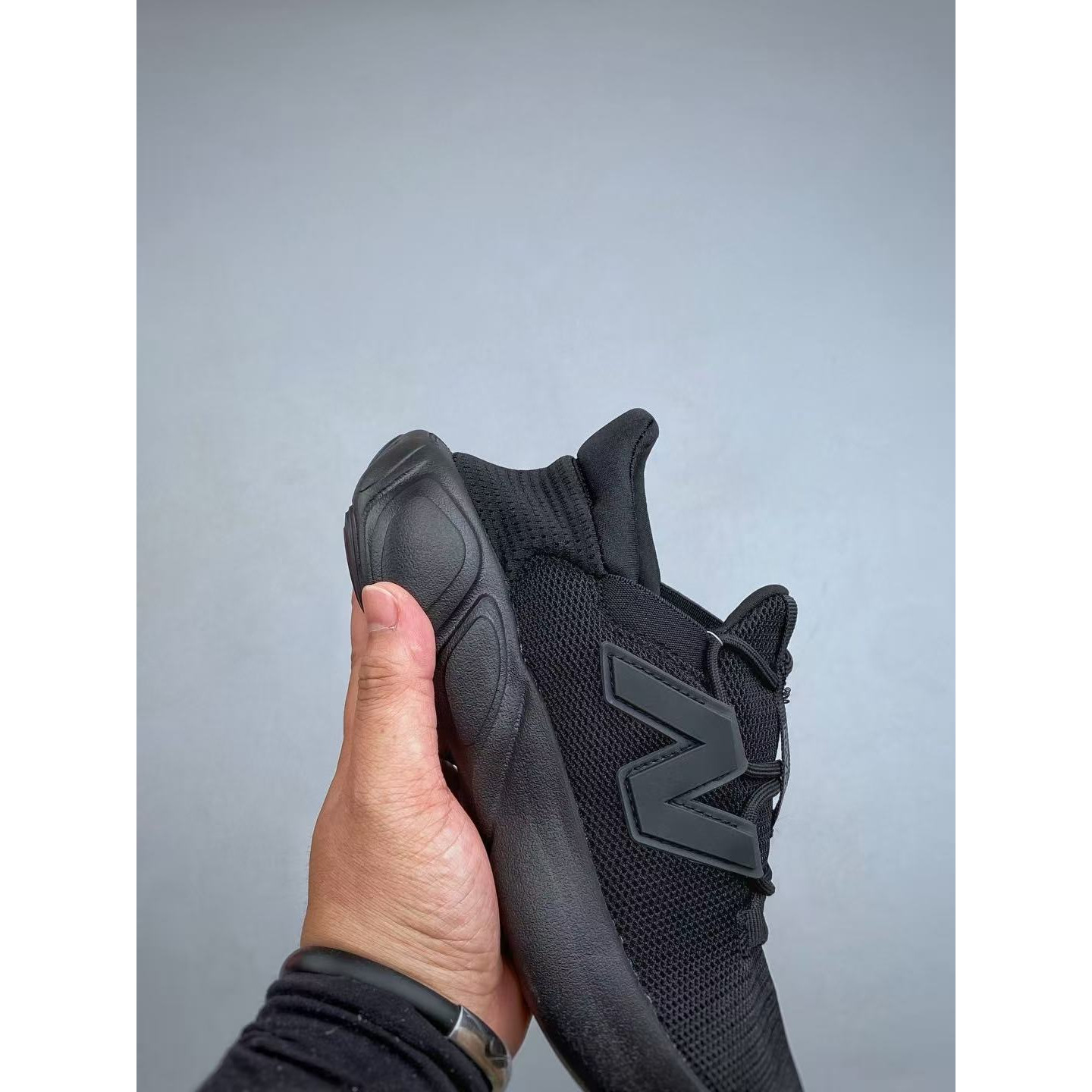 <p>New Balance 舒适贴合跑步鞋(黑)</p>