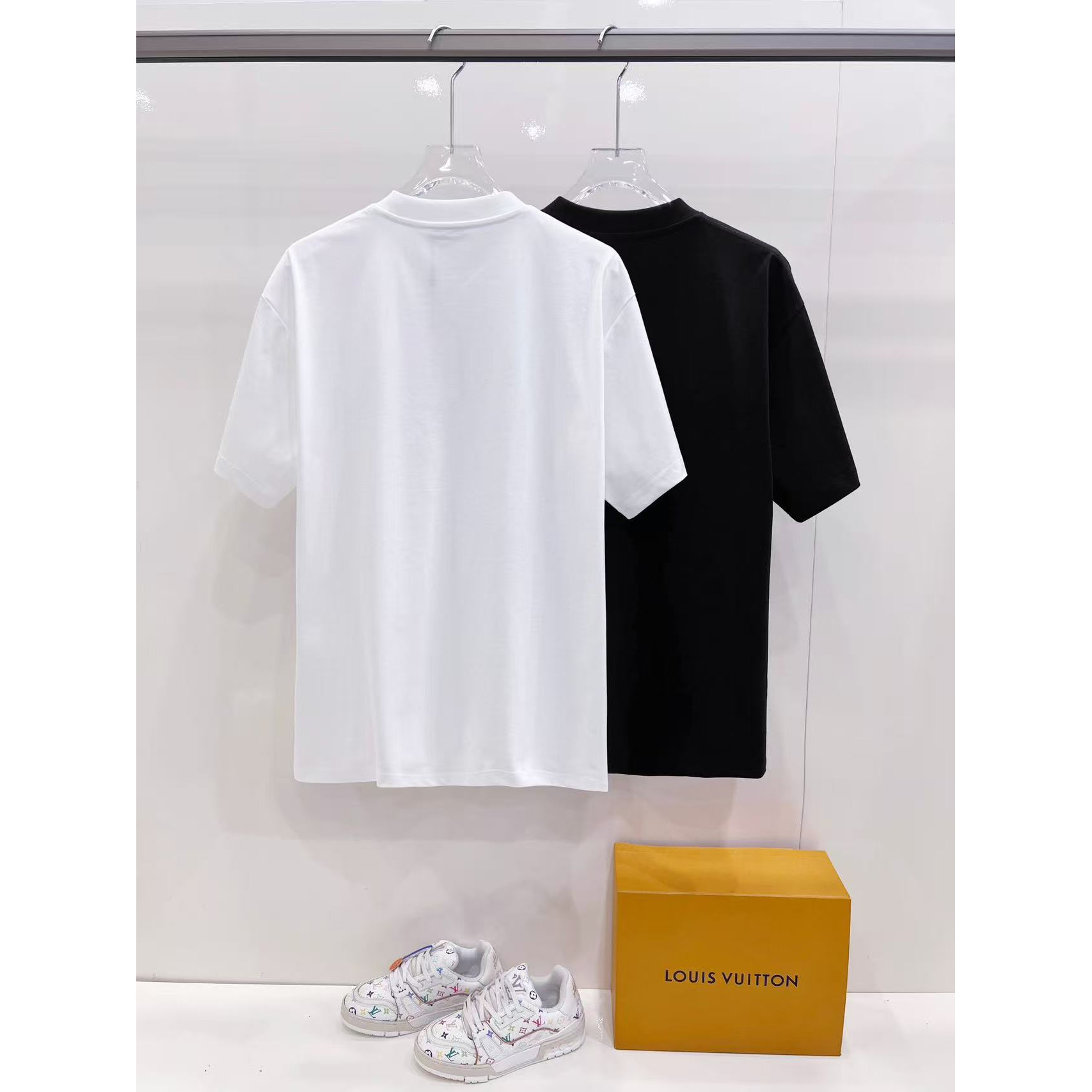 <p>Balenciaga 短袖圆领T恤(白)</p>