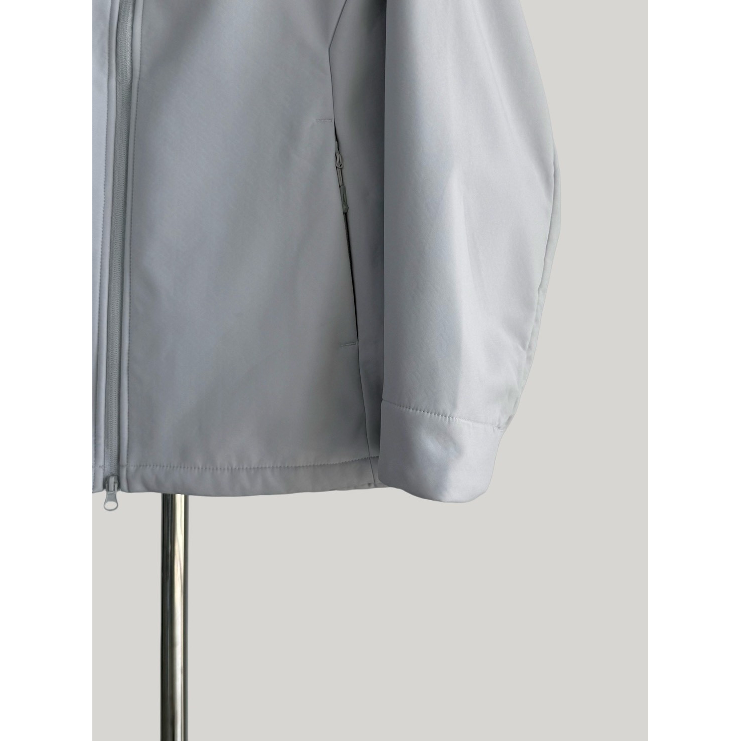 <p>KOLON SPORT 冲锋衣连帽款(浅灰)</p>