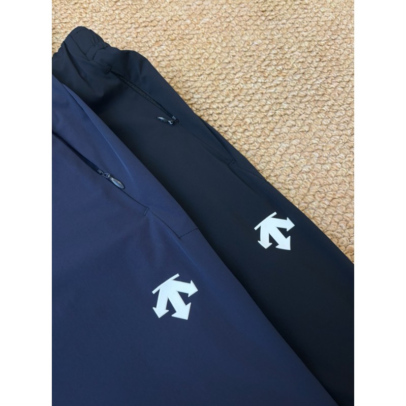<p>DESCENTE 速乾休閒長褲</p>