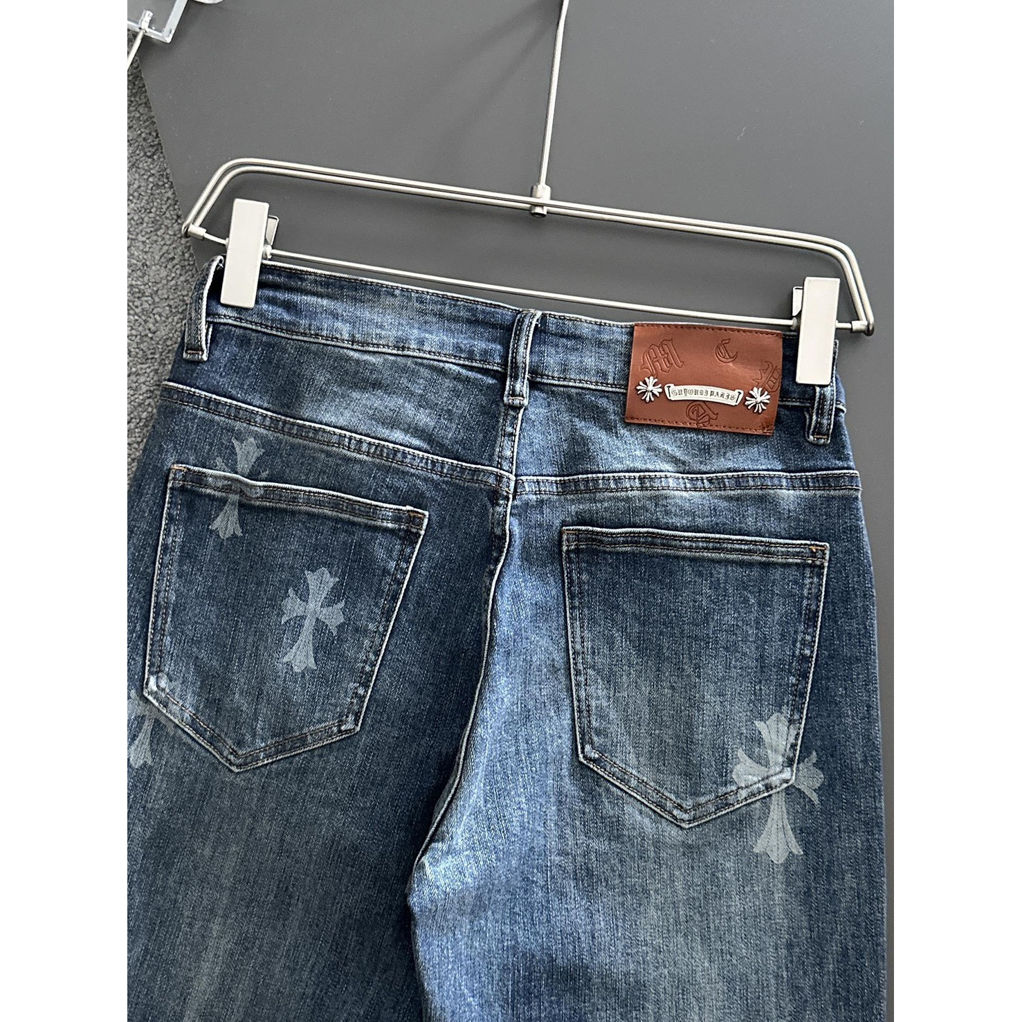 <p>CHROME HEARTS&nbsp;<span style="font-size:13px">高品质牛仔裤</span></p>