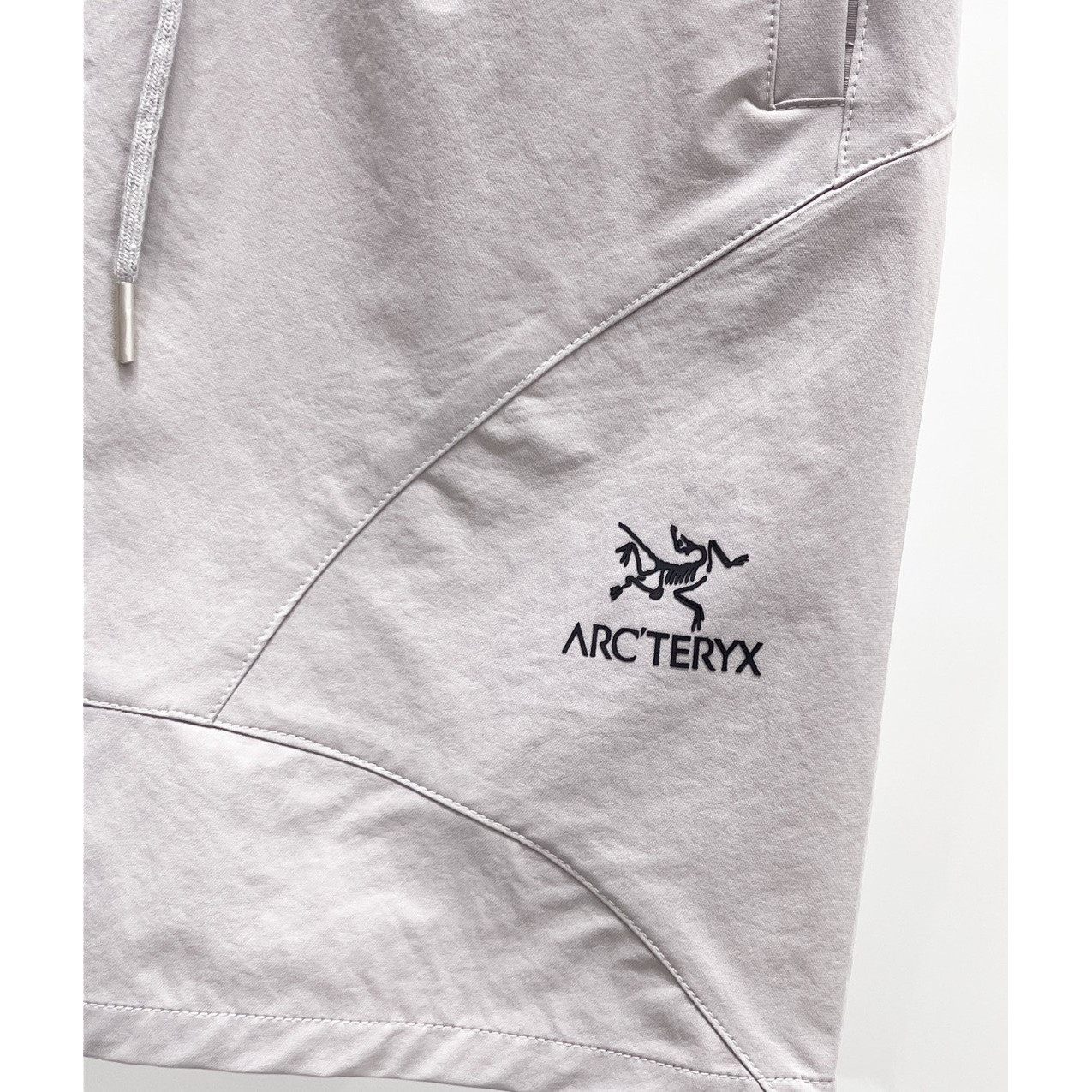 <p>Arc'teryx 休闲短裤(灰)</p>