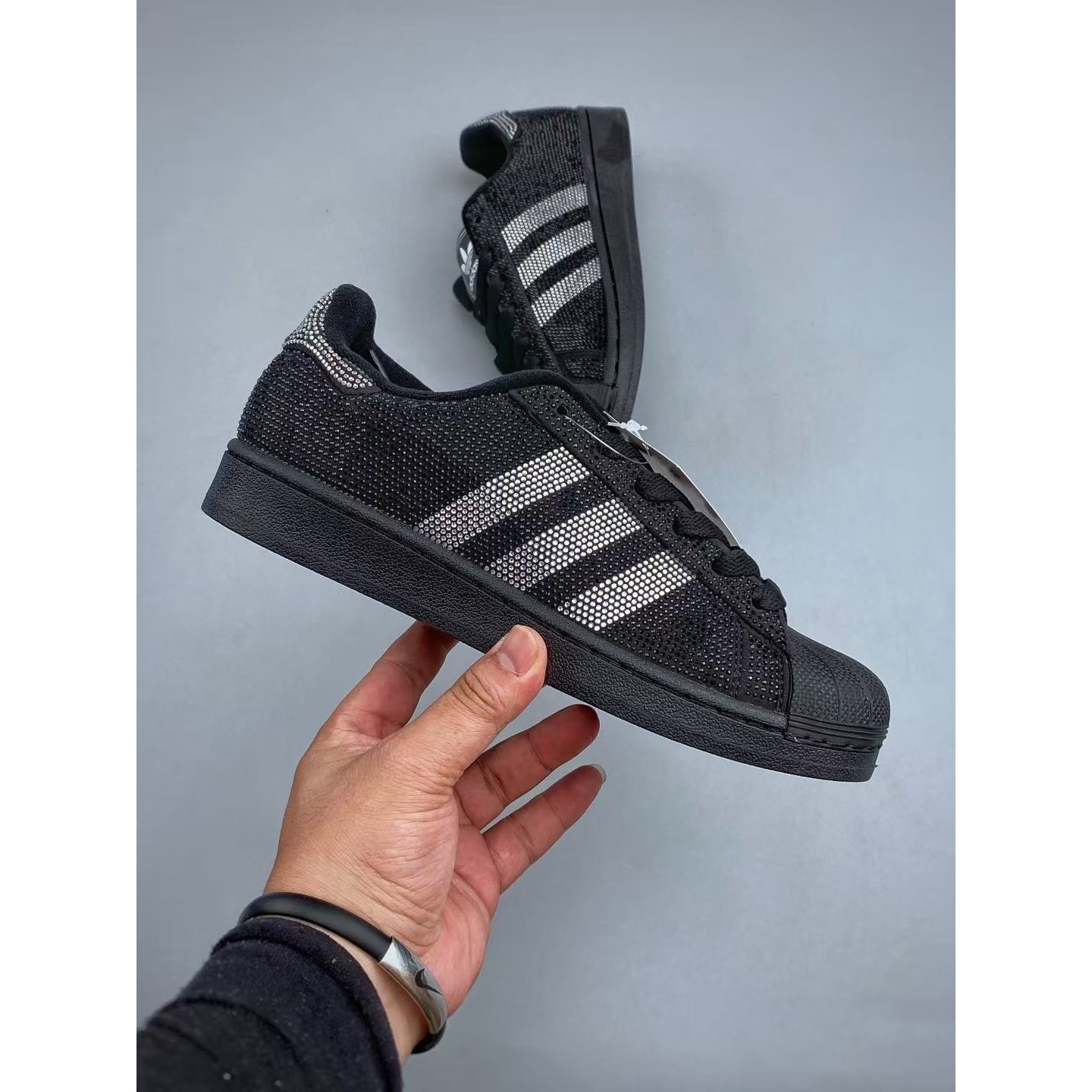 <p>Adidas SUPERSTAR II W &nbsp;经典贝壳头(黑)</p>