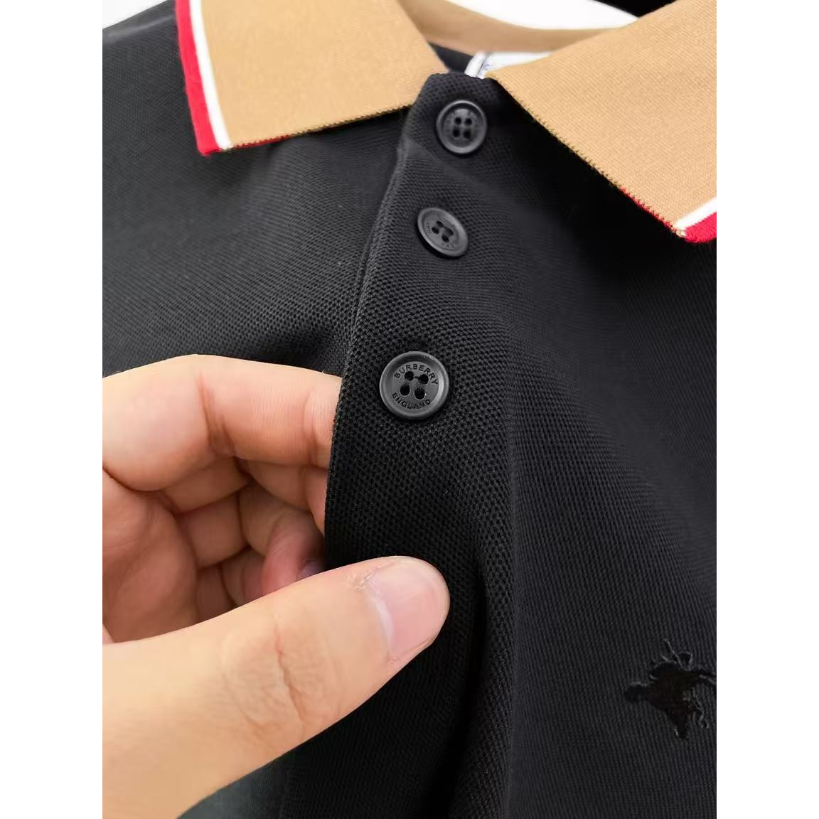 <p>BURBERRY 长袖Polo衫(黑)</p>