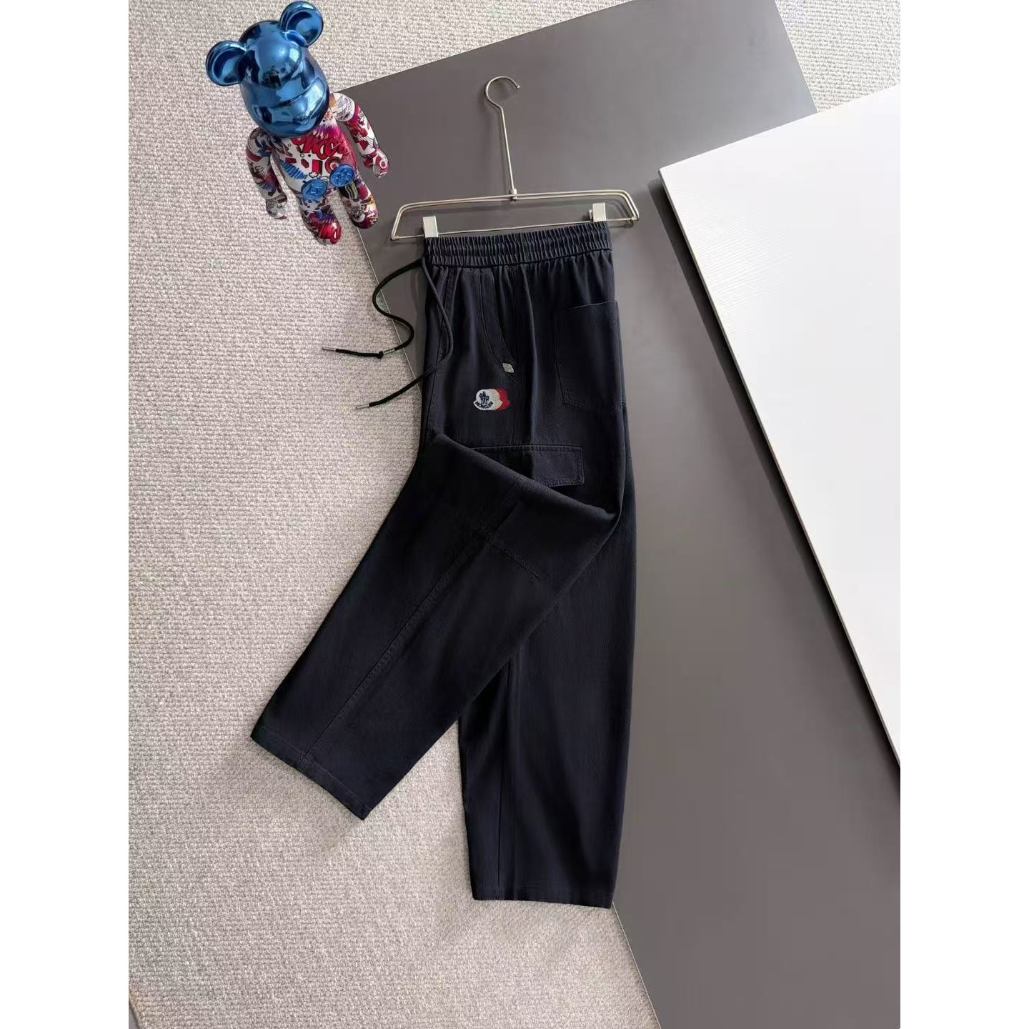 <p>MONCLER 夏季新款松紧带休闲裤(786889)</p>