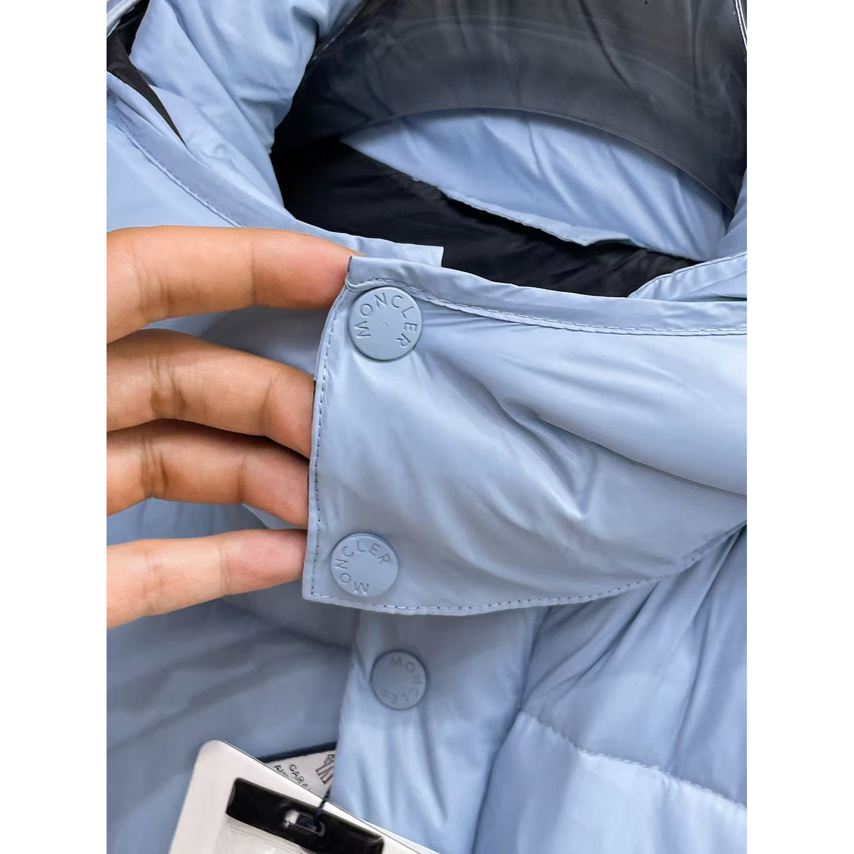<p>MONCLER 秋冬新款羽绒服(藍)</p>