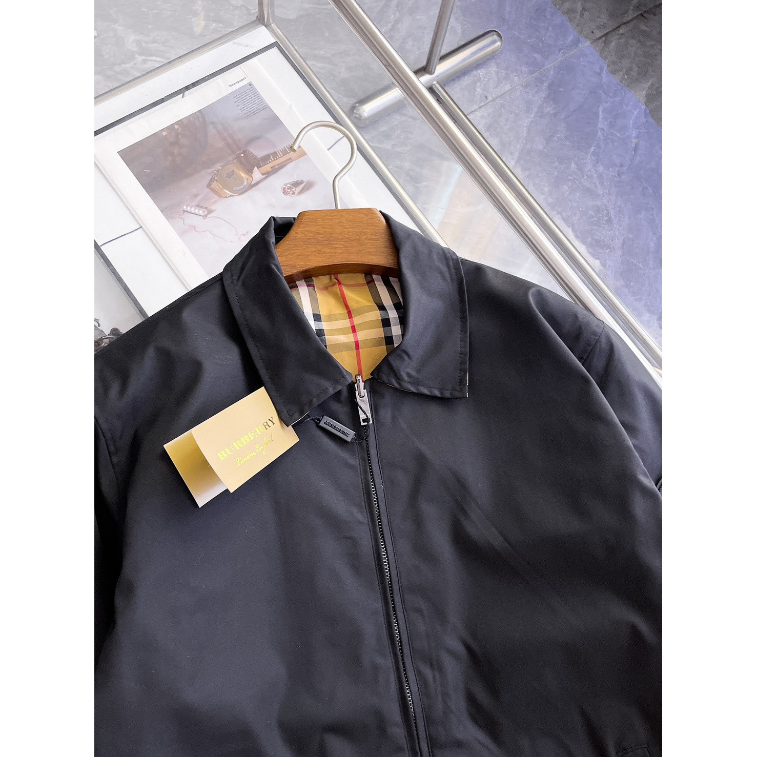 <p>BURBERRY 男士夹克外套(雙面穿)</p>
