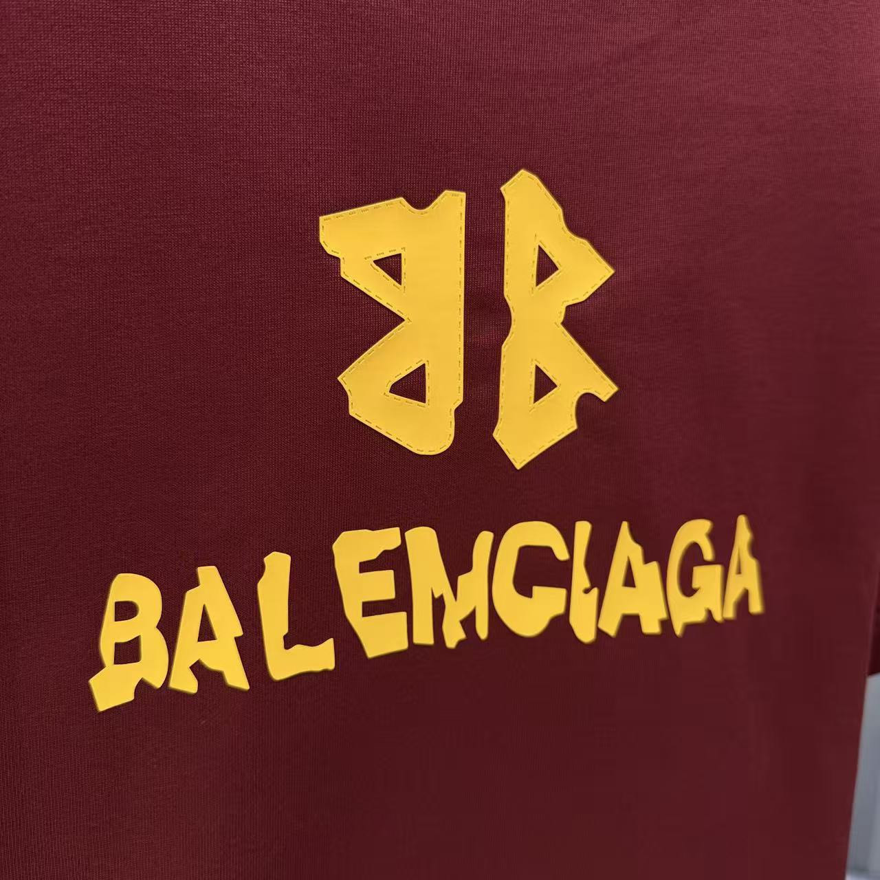 <p>Balenciaga 短袖T恤(紅)</p>