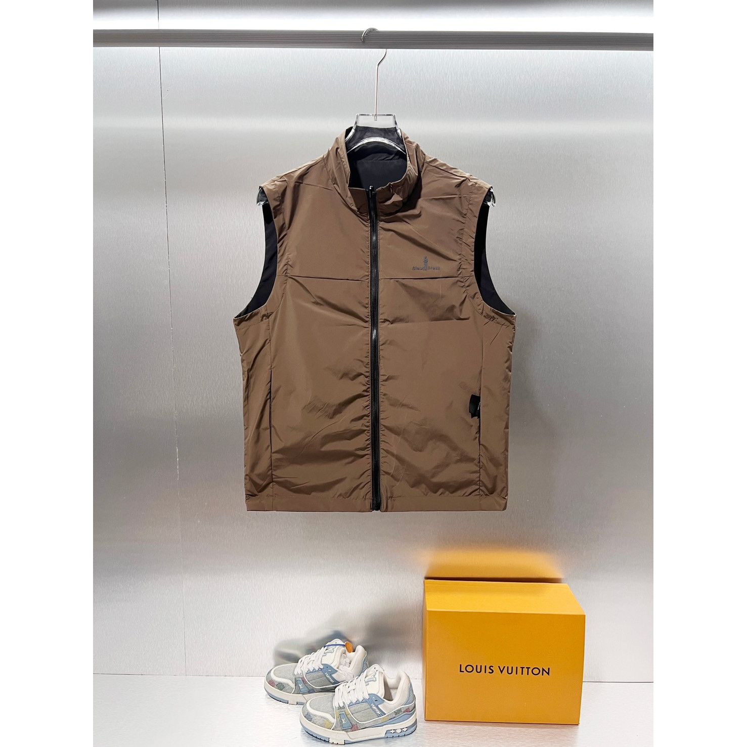 <p>PRADA&nbsp;马克外套(黑)</p>