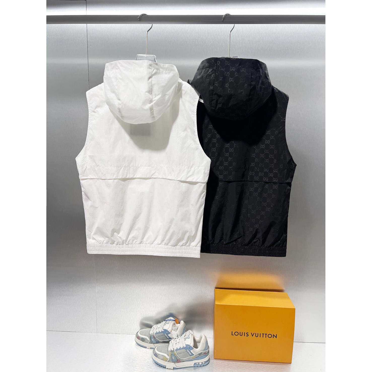 <p>MONCLER 马甲外套(白)</p>