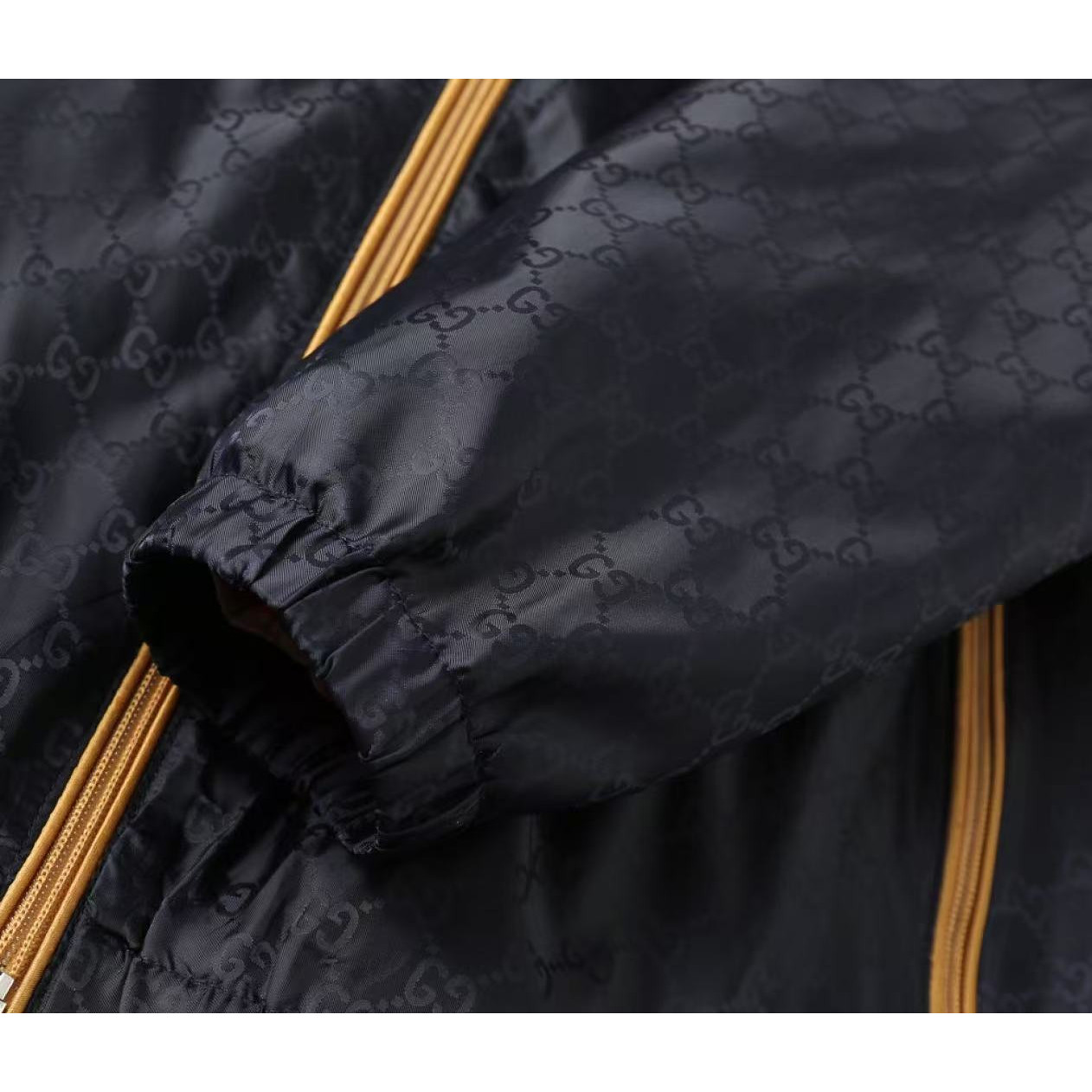 <p>GUCCI 男士夹克外套(800805)</p>