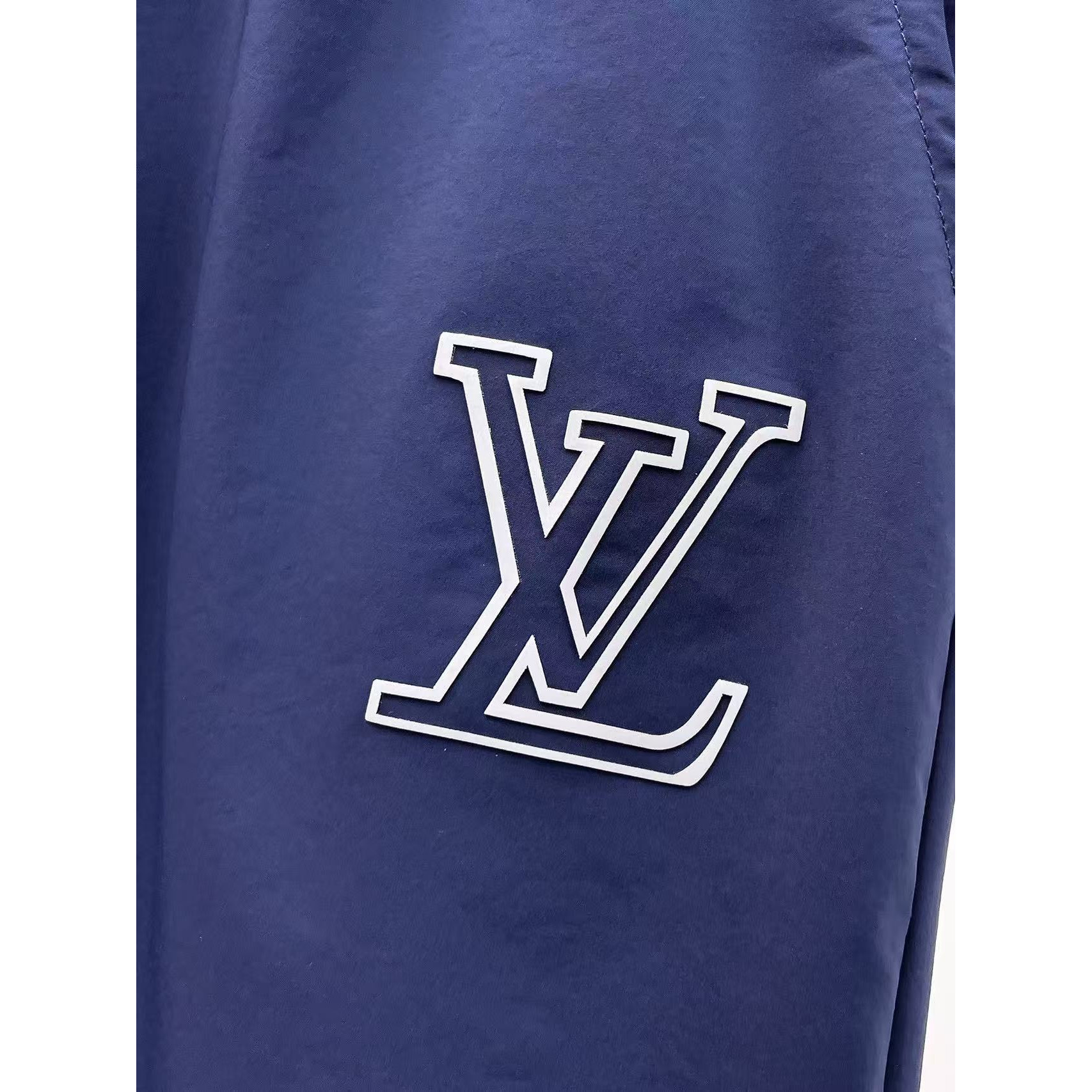 <p>LV&nbsp;专柜新款休闲短裤(藍)</p>