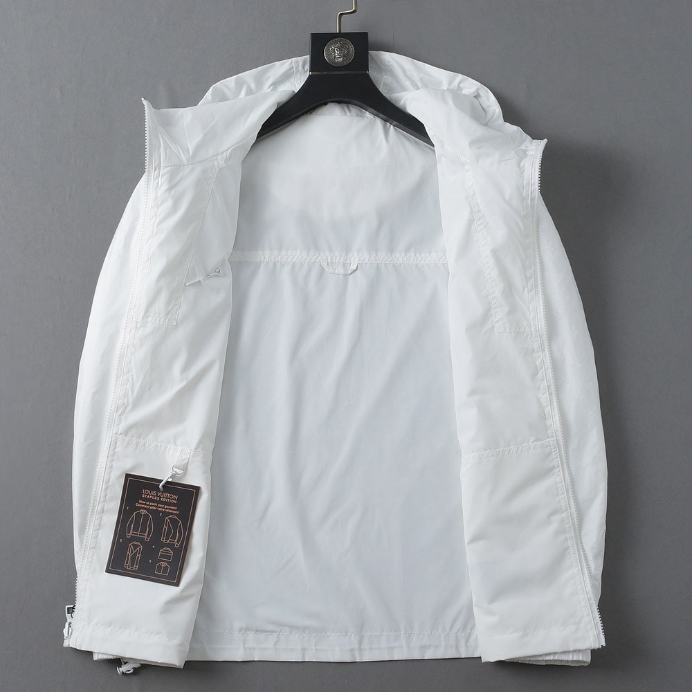 <p>LV 新款男士夹克外套</p>